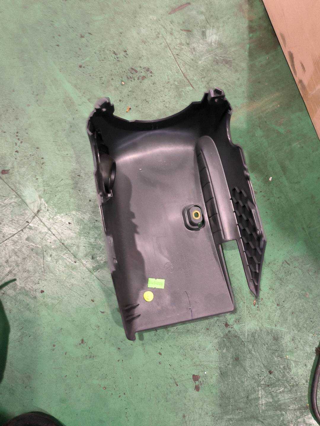 51G858559 组合开关护罩(下)