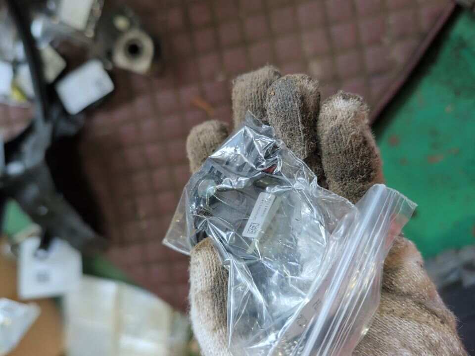 97061822102 侧气囊传感器