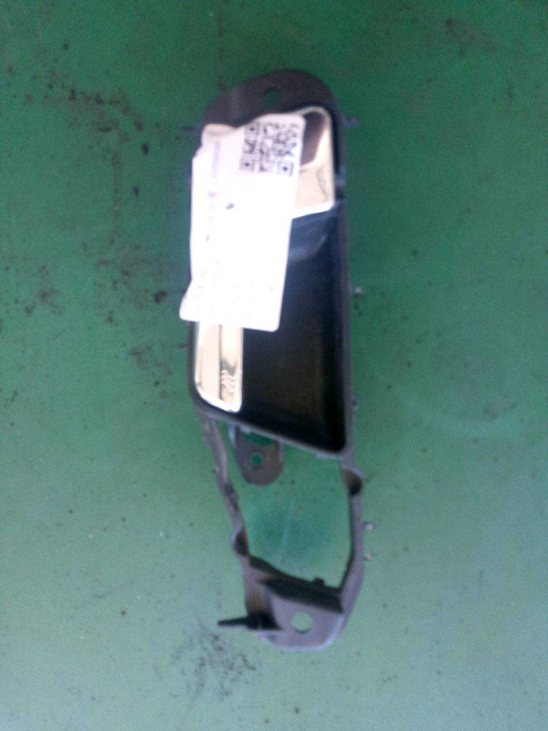 9047347 Front Door Inner Handle, Left