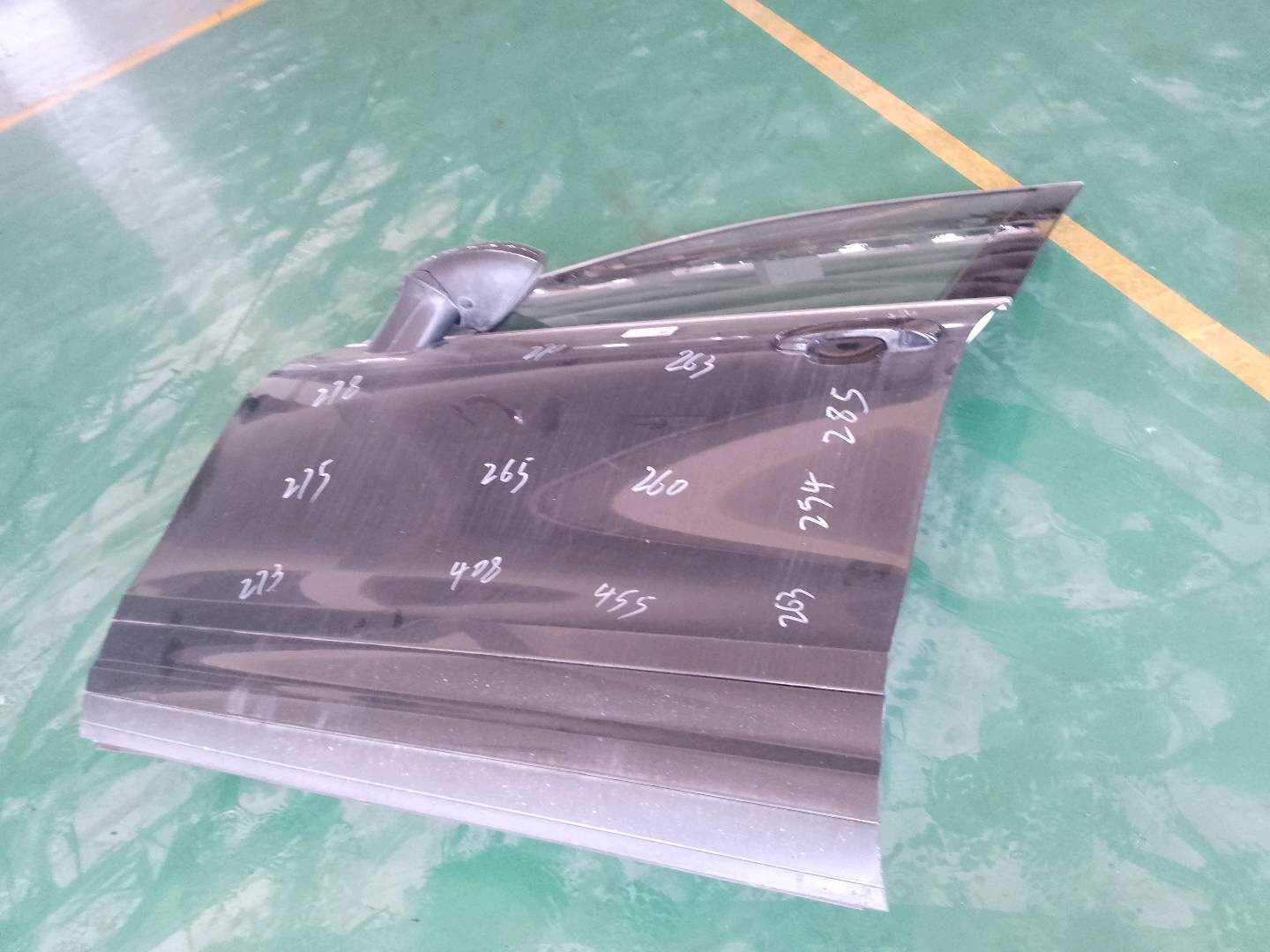 95853101100GRV 前门壳(左)