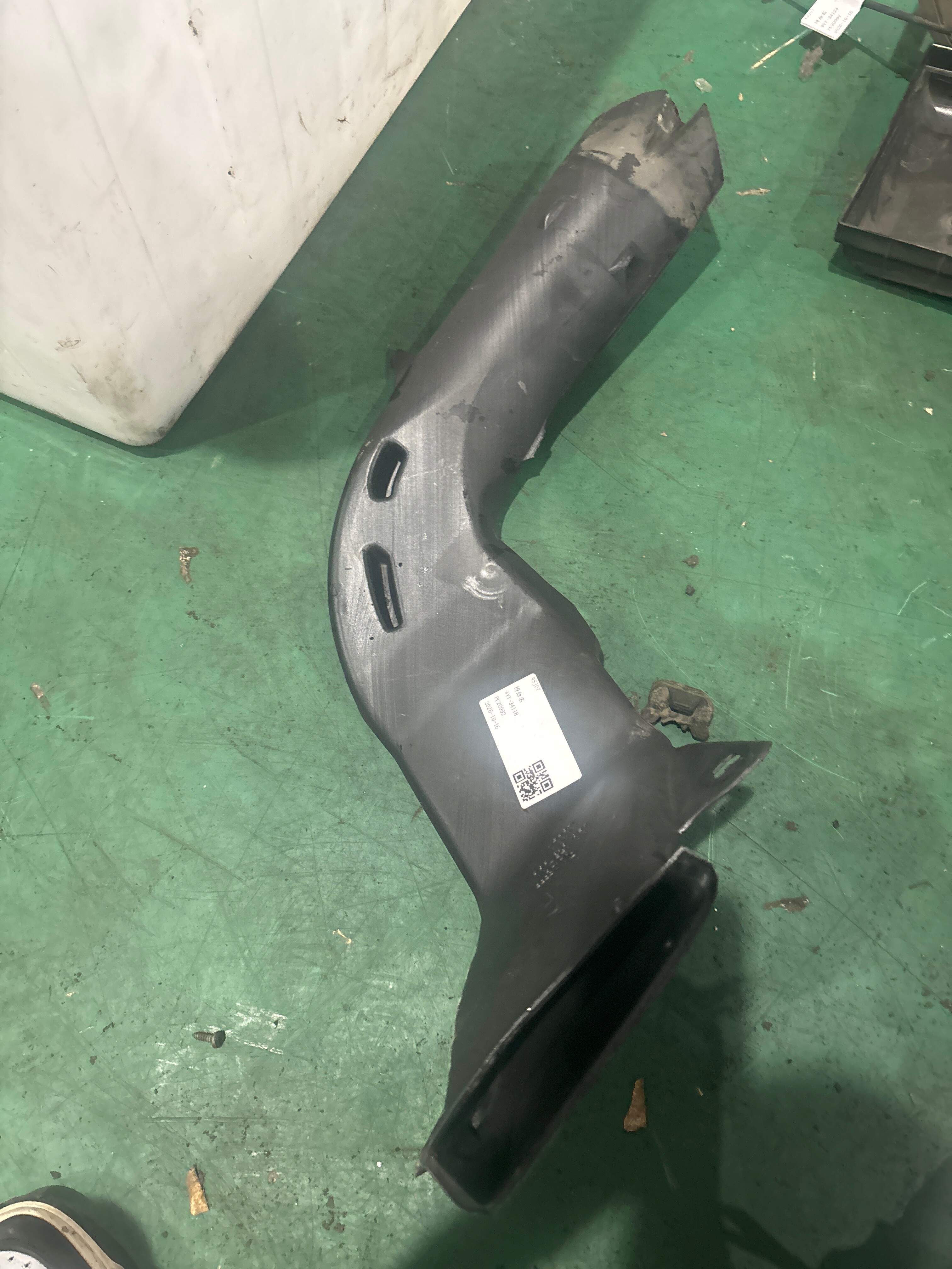 4B0819802 Rear Seat Area Heater Duct