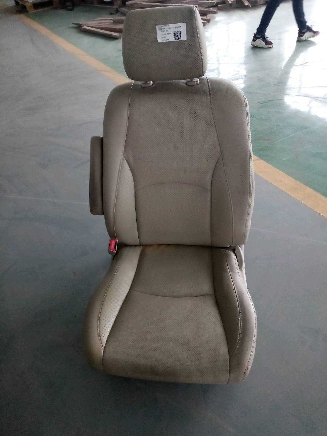 2025021511922 驾驶员座椅总成