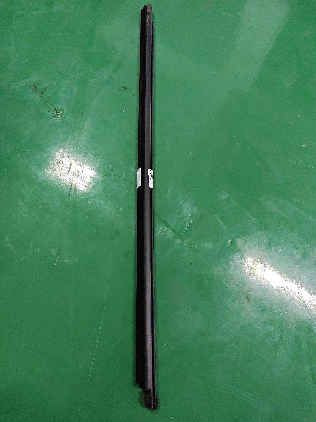 808352DR0A 前门玻璃压条（左内）