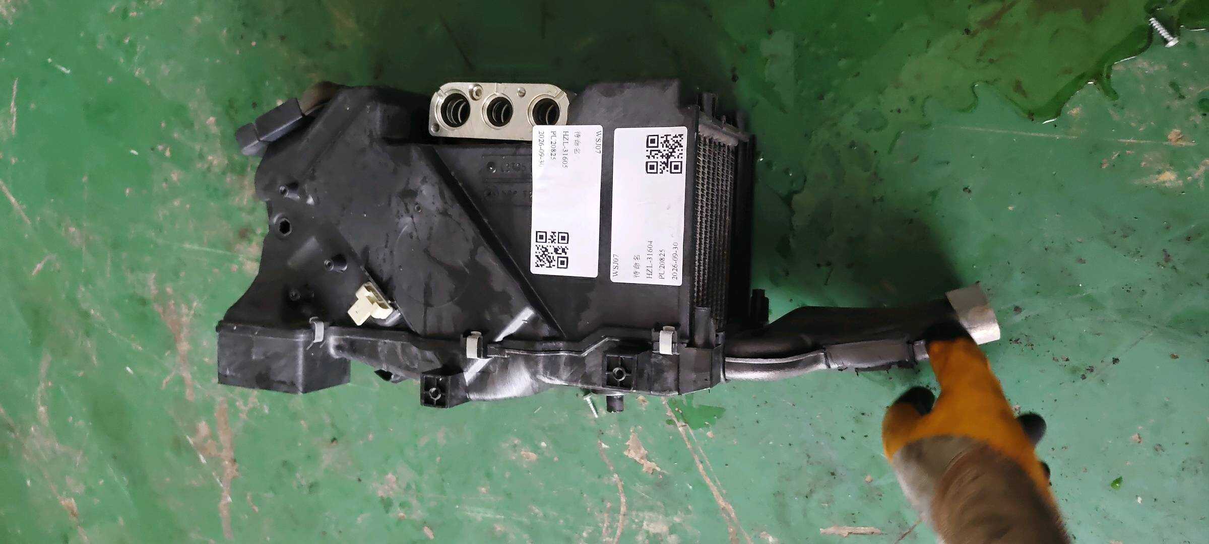 A2218300258 蒸发器芯(后)