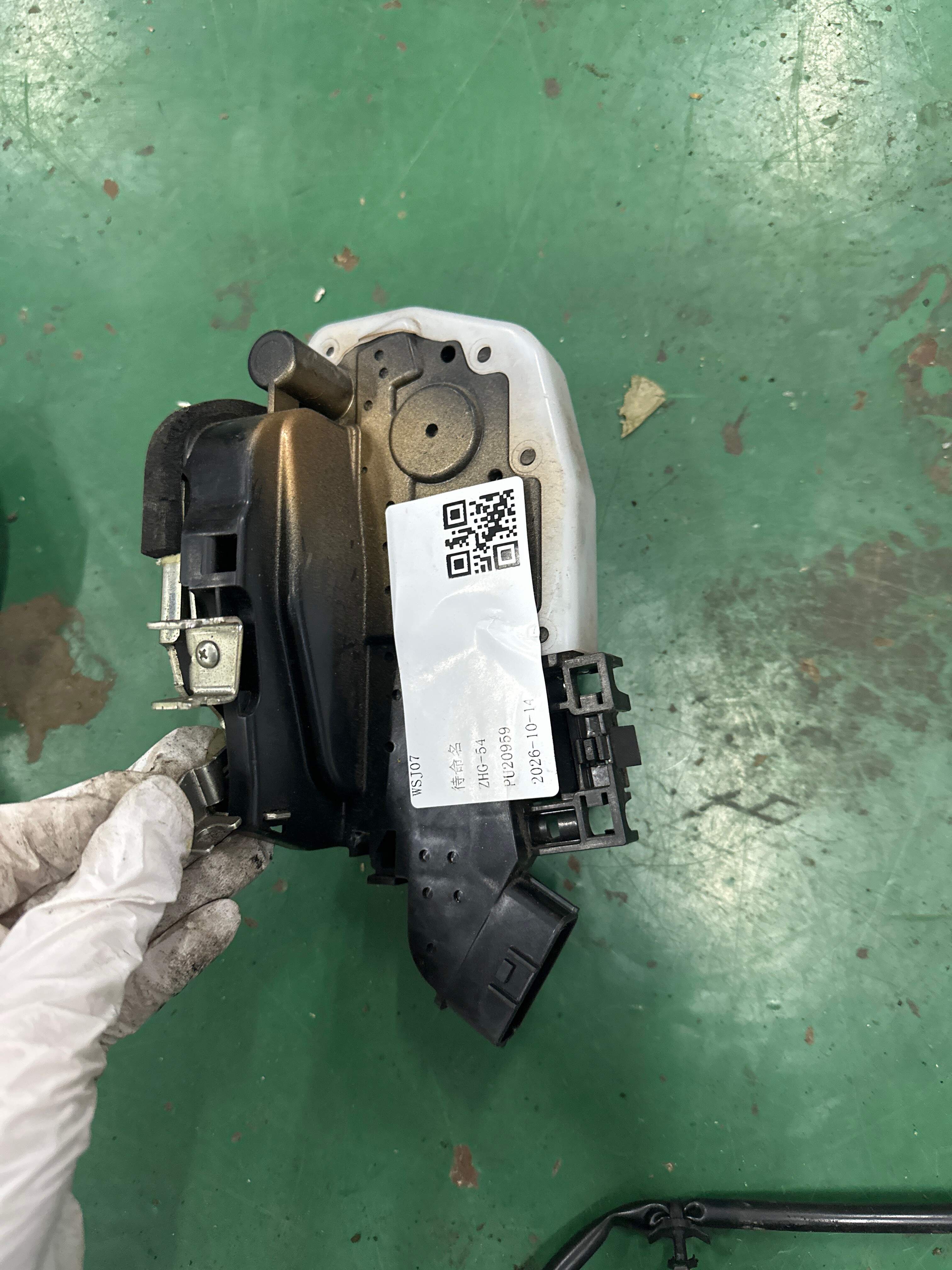 82500JE20A 后门锁机构(右)