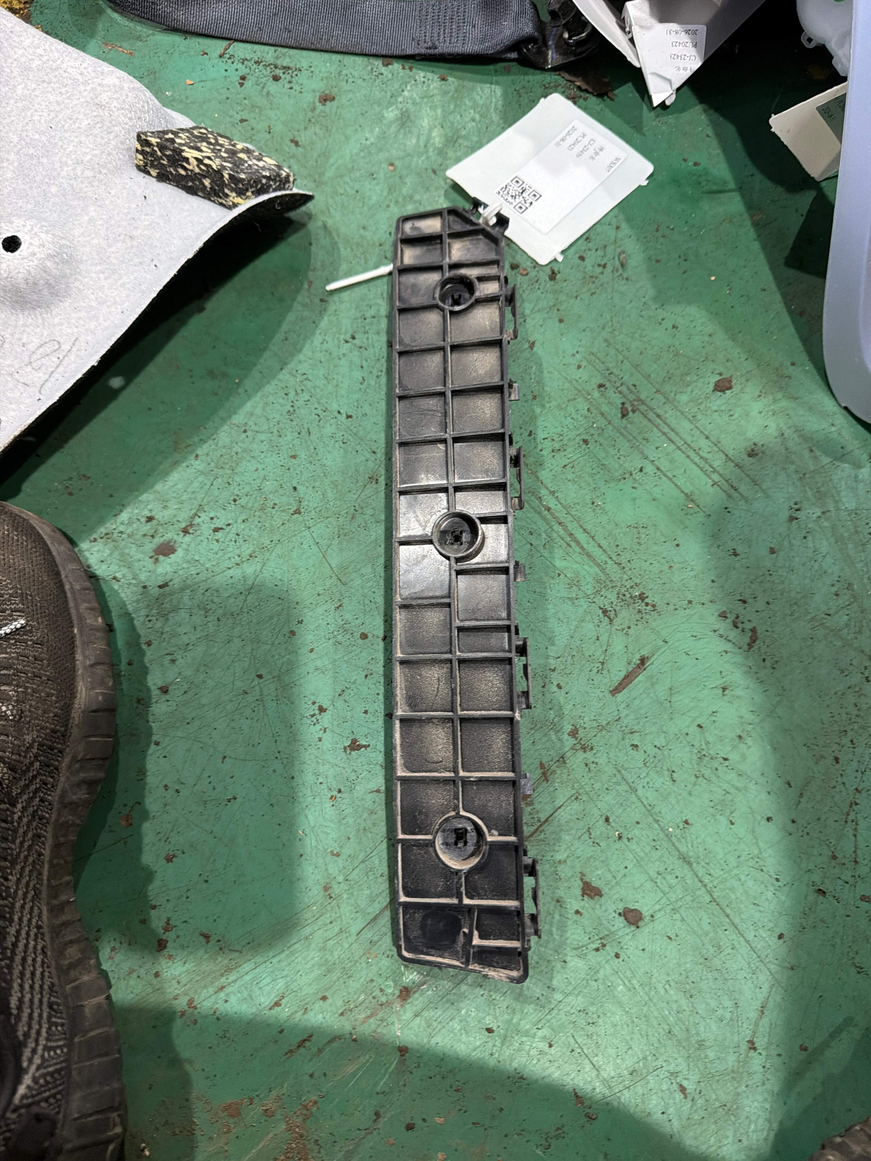 SC2804400C1 后保险杠右支架总成