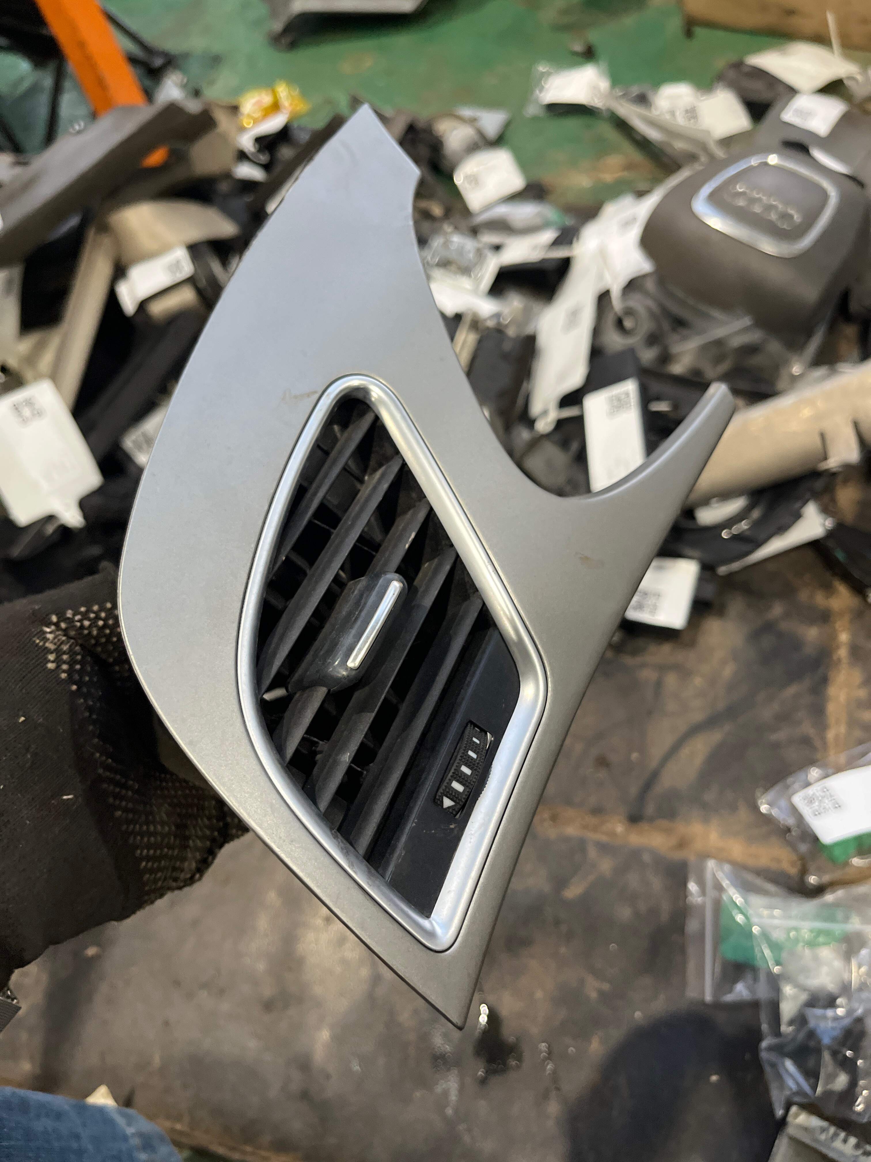 8KD820901A 仪表台出风口(左)
