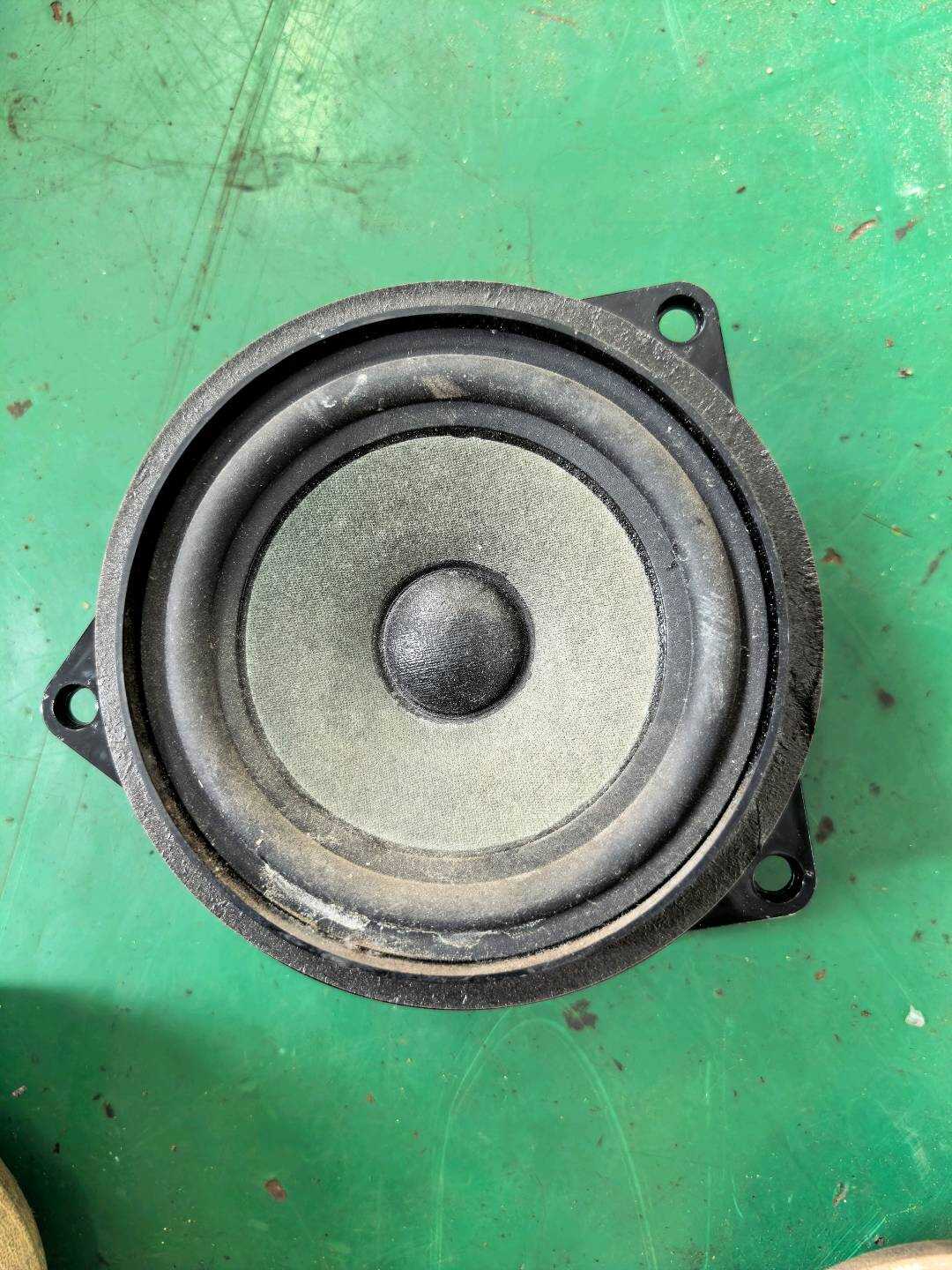 65139224870 前门中音扬声器(右)