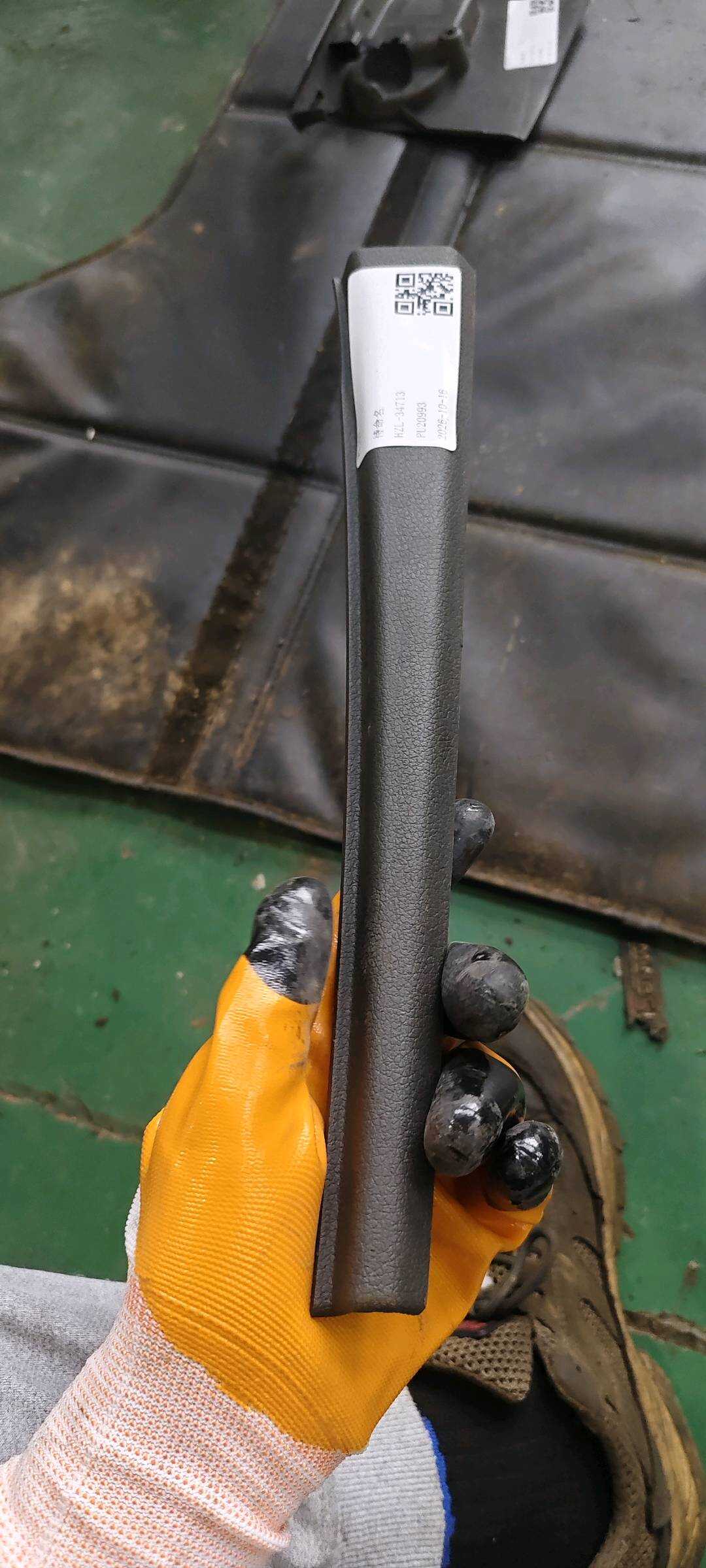 4L0868203A A柱内衬（左中）