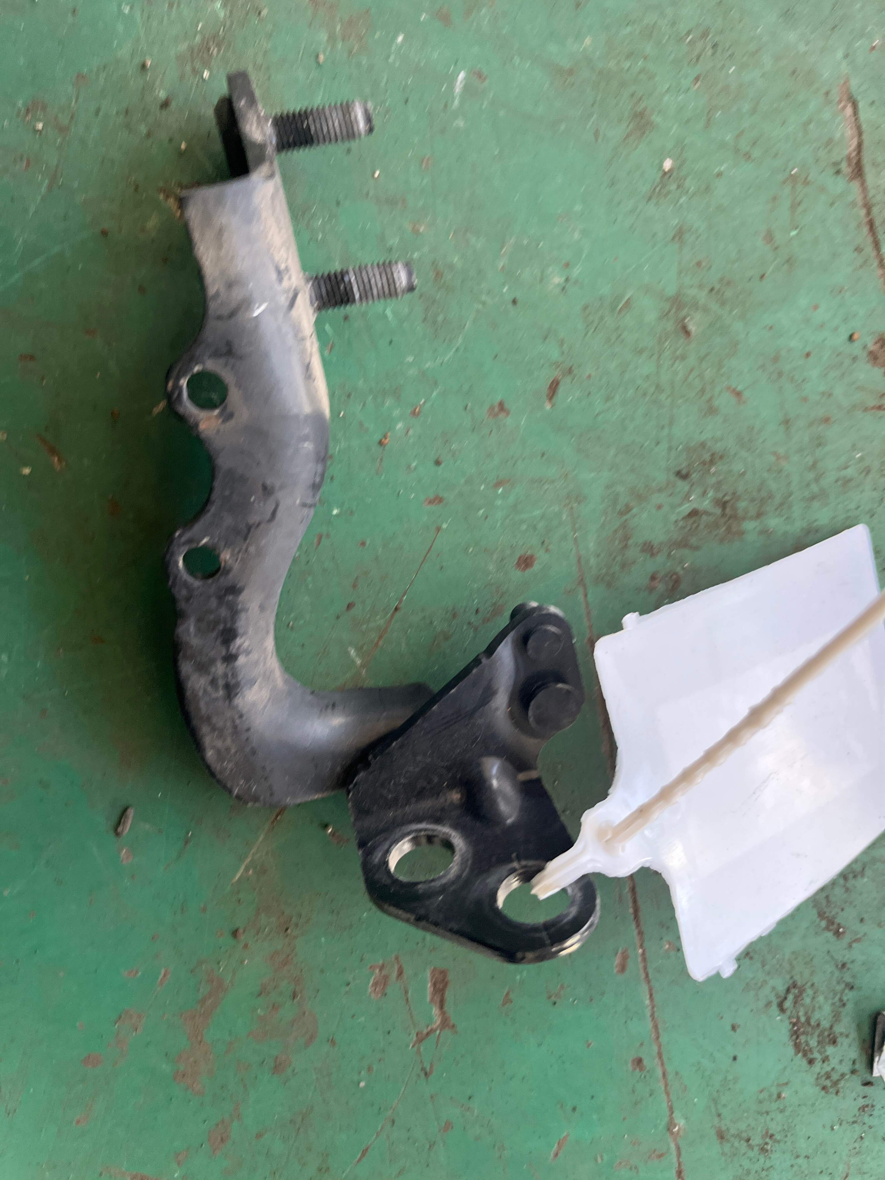 LR038587 Trunk Lid Hinge (Upper Left)