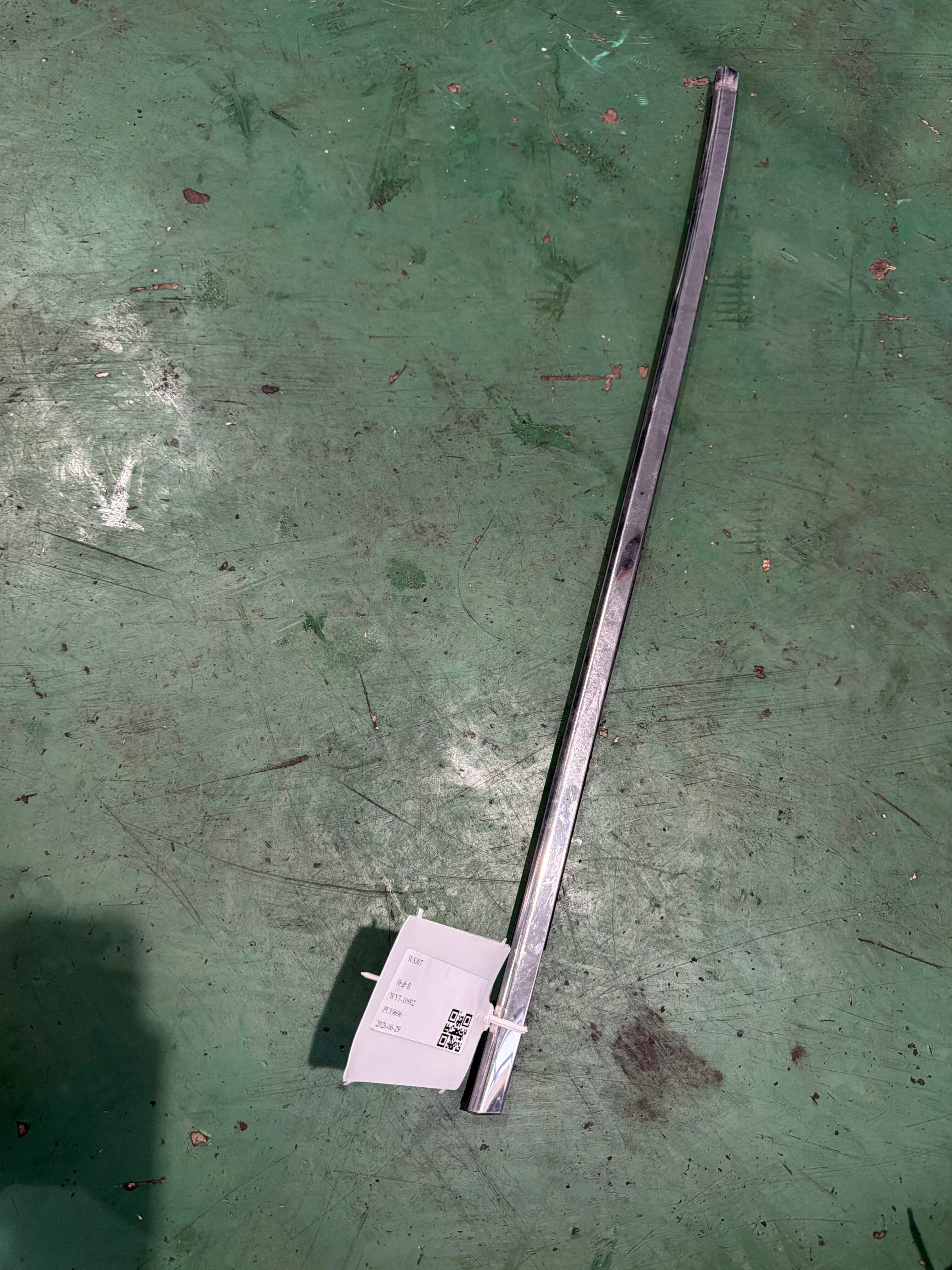 808201CA0A 前门玻璃压条(右外)