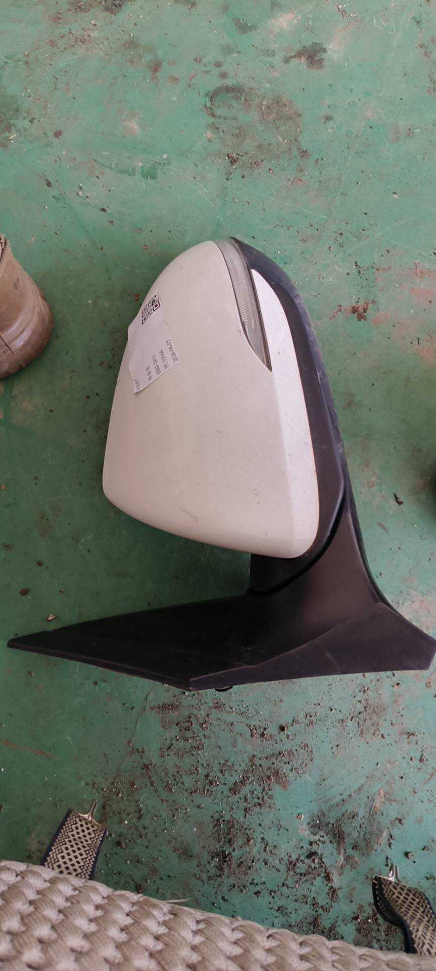 87610F9530 Side Mirror Assembly, Left