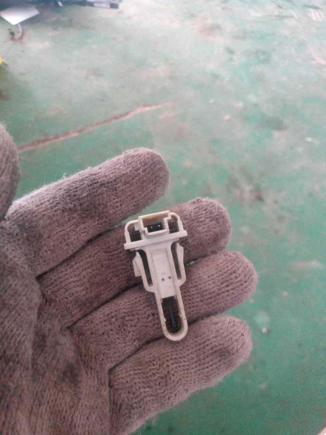 64116920431 暖风散热器温度传感器