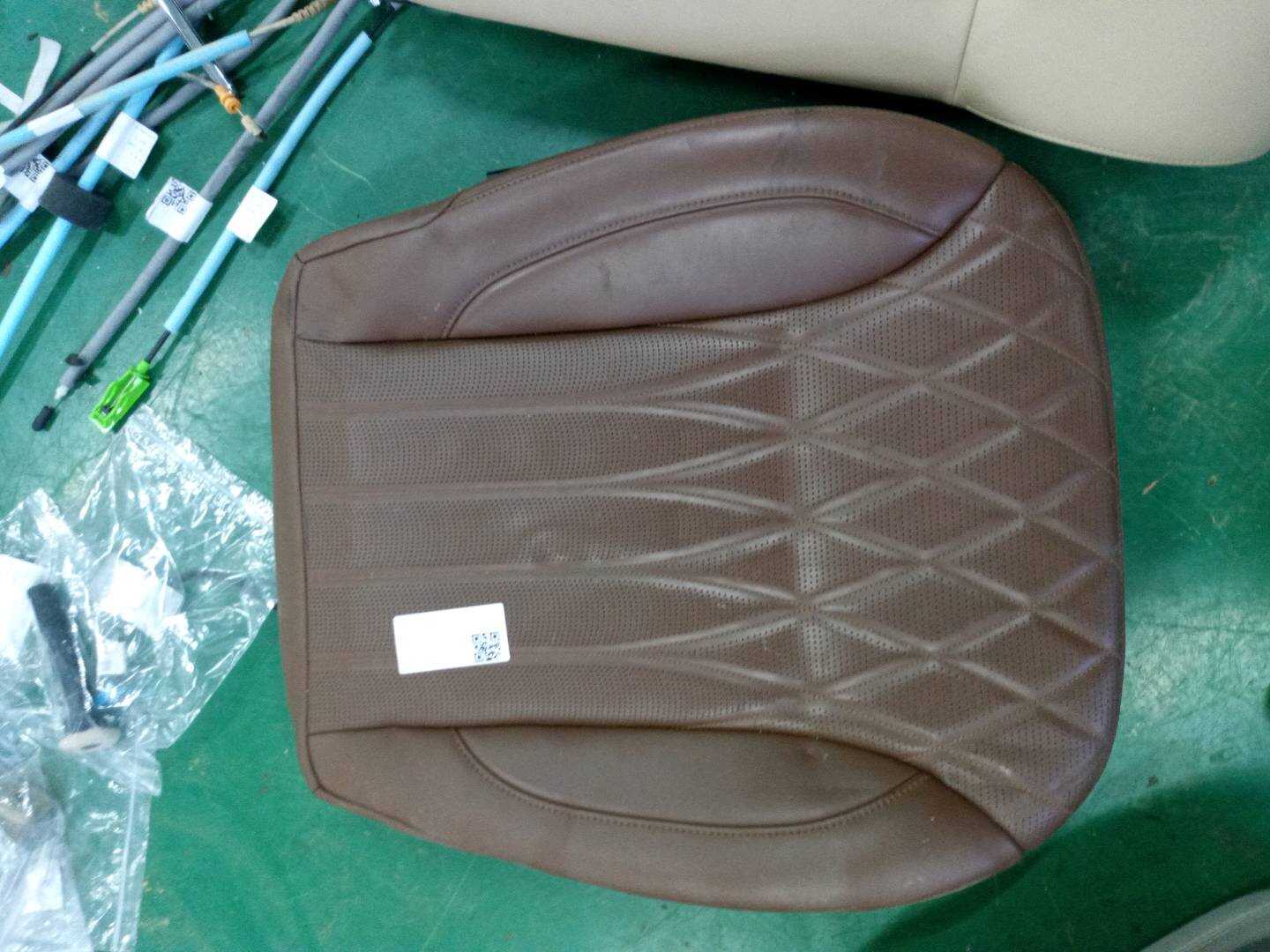 A1669102103 驾驶员座椅底座软垫