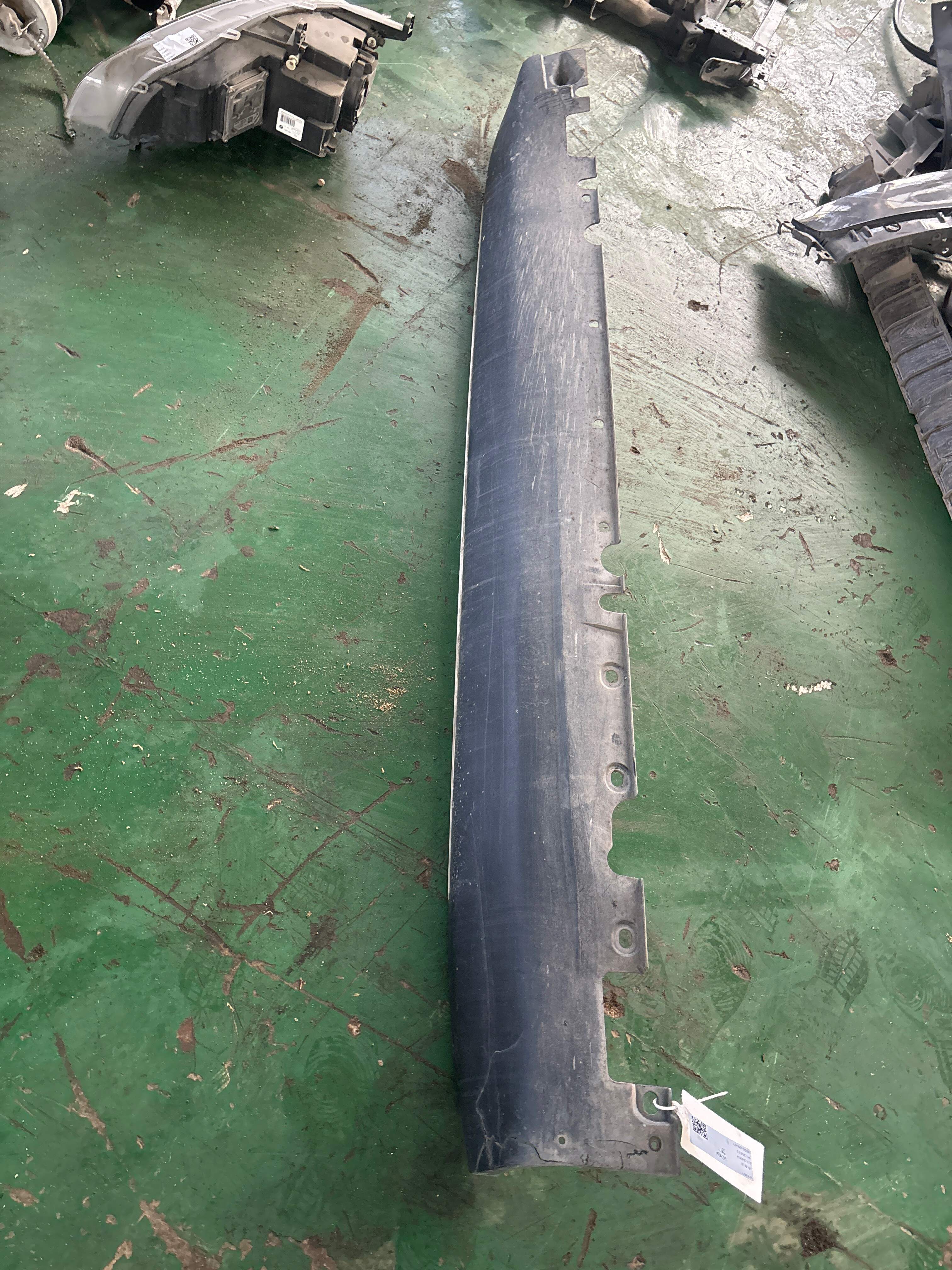 51777191242 底大边(右)