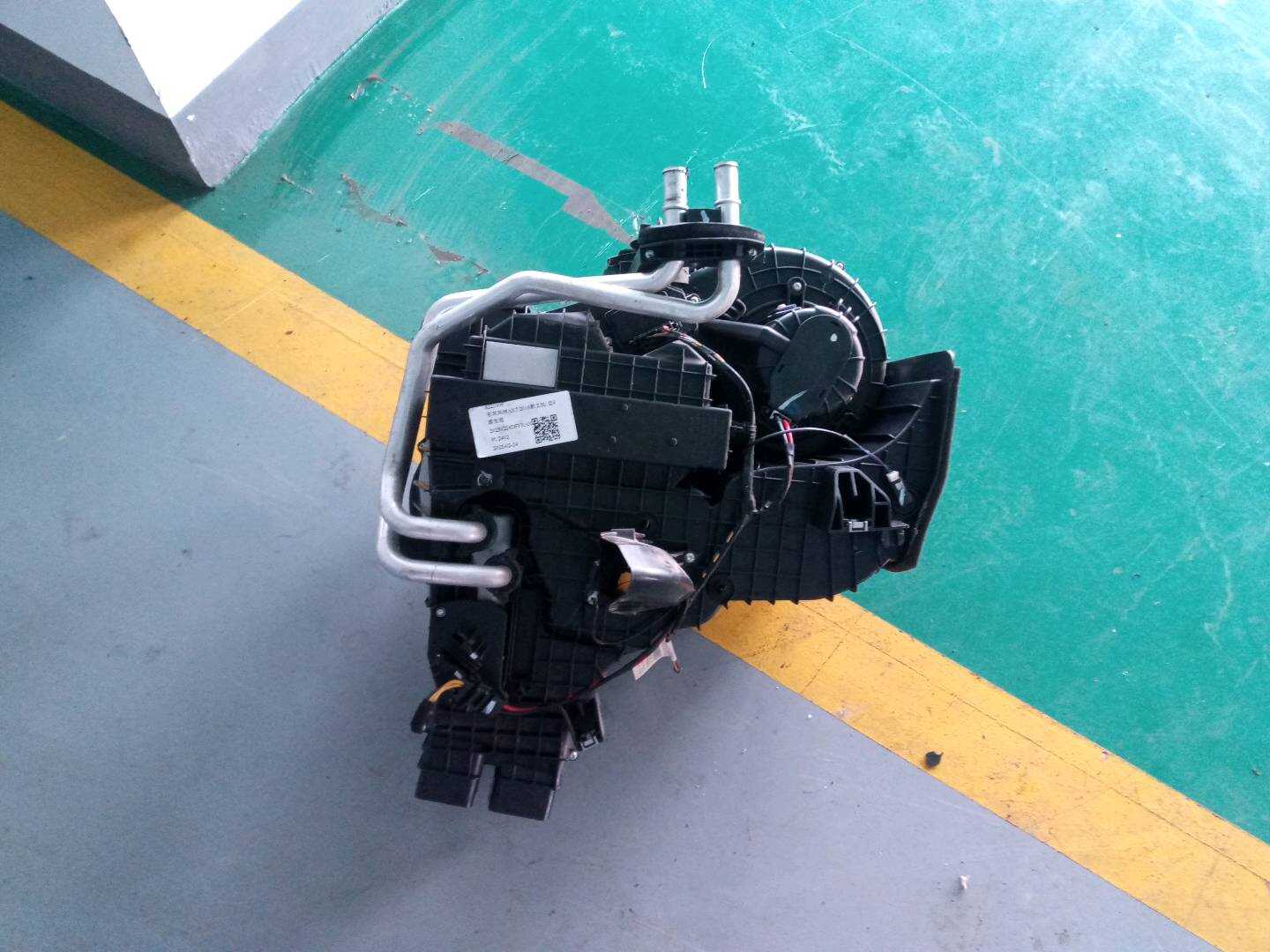 8221100 蒸发箱总成