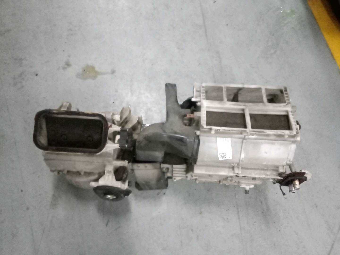 MR500667 Evaporator Assembly
