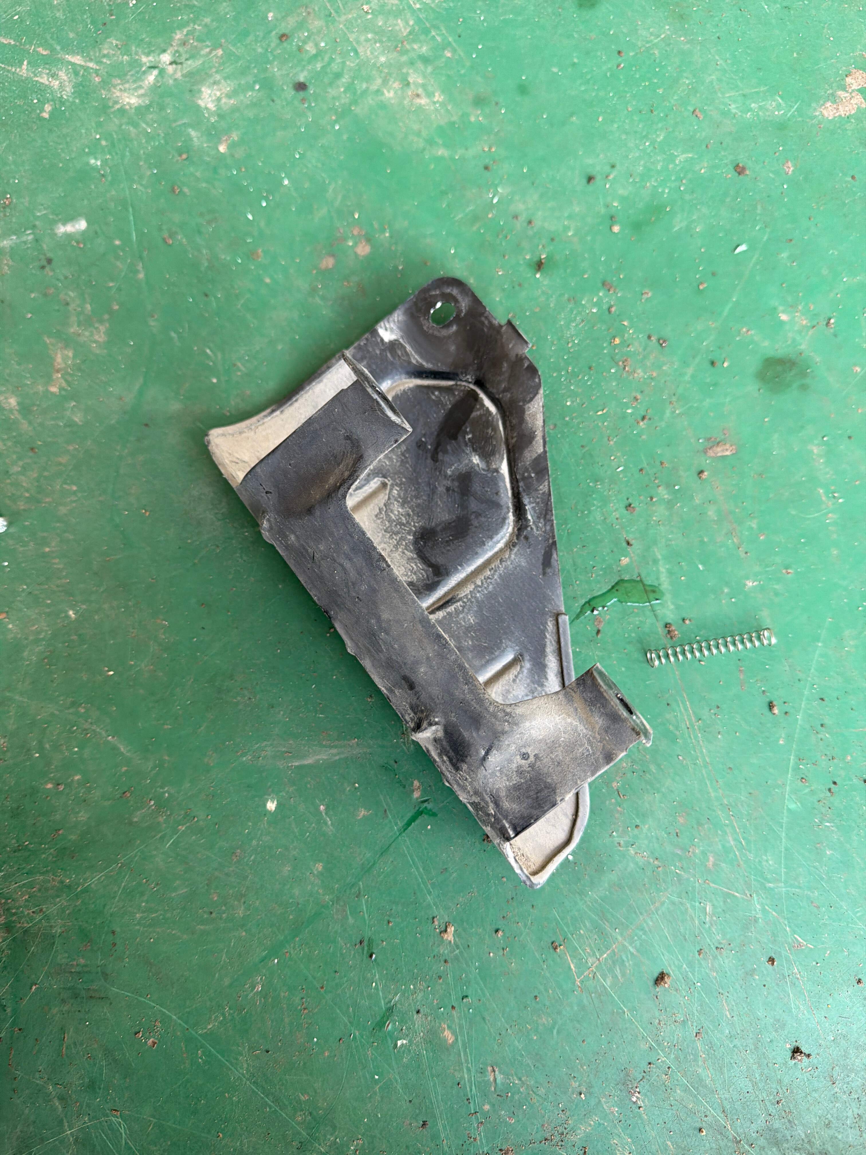 GR239E313AC 护罩-燃料管