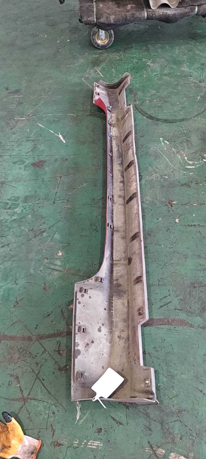 877512M000 底大边（左）