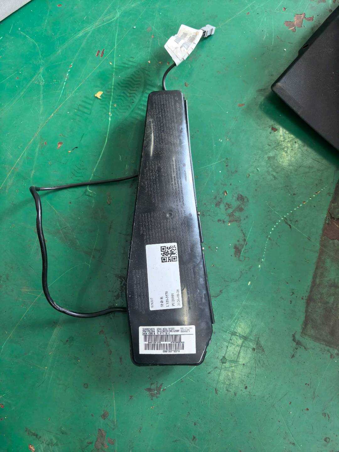 72129158385 前座椅侧气囊(左)