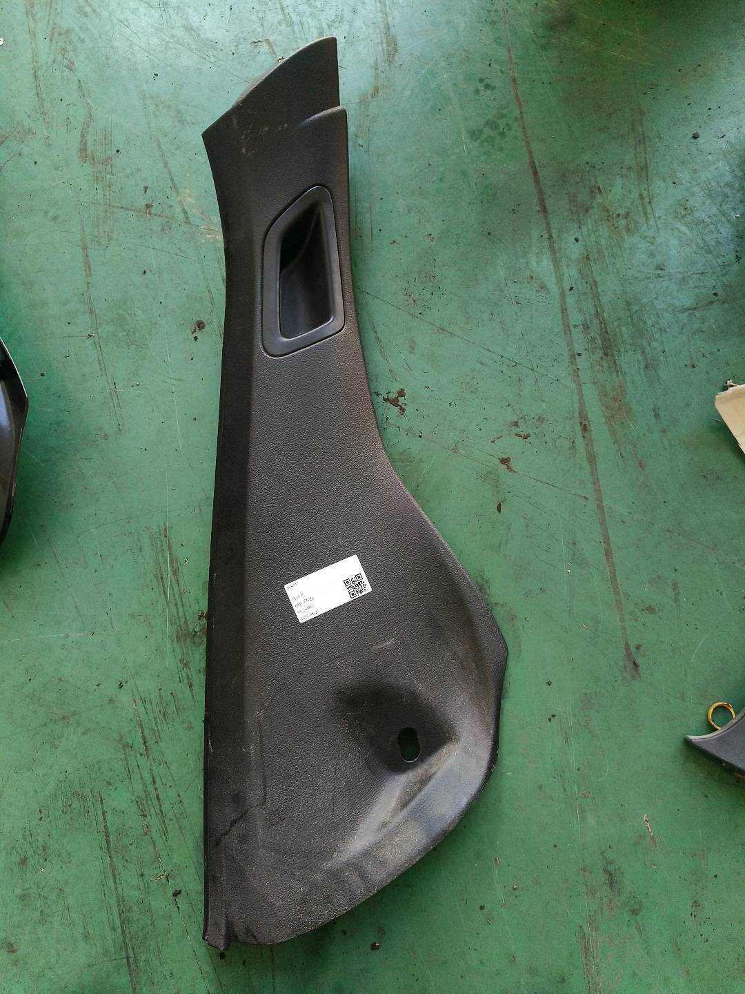 51476954918 C柱内衬(右下)