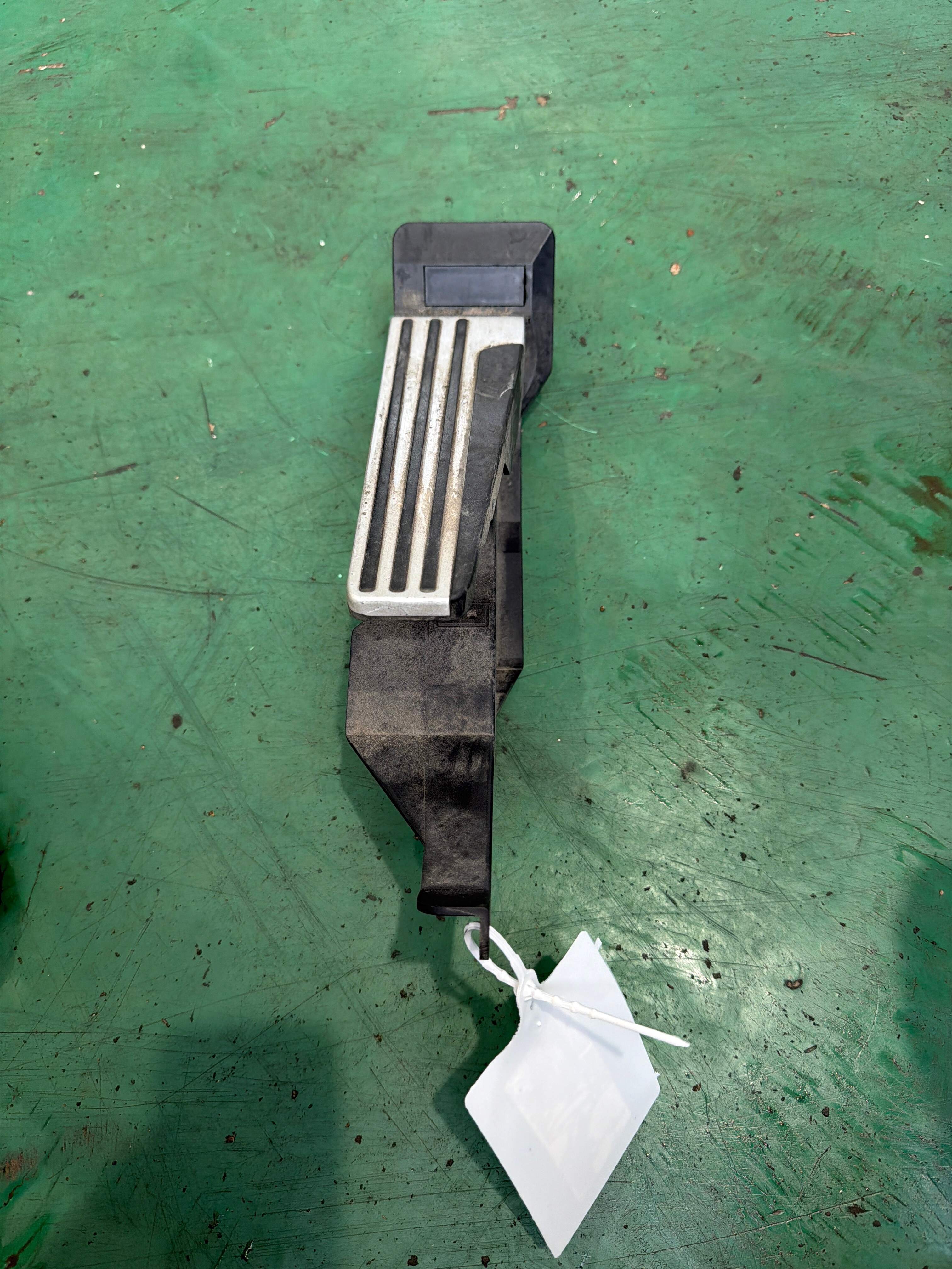 180021CA0C Accelerator Pedal