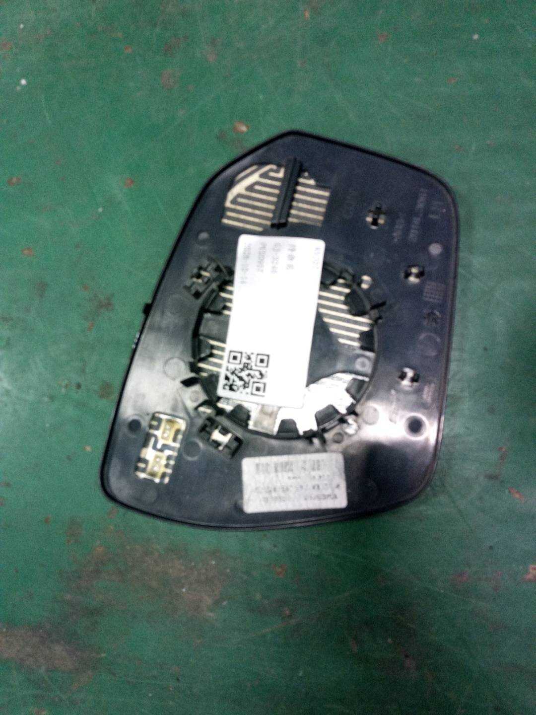 LR025209 倒车镜片（左）