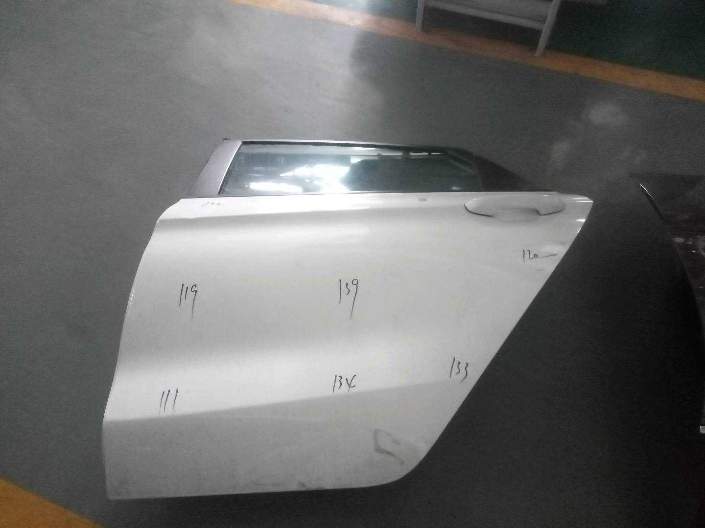 6608027613C15 后门壳(左)