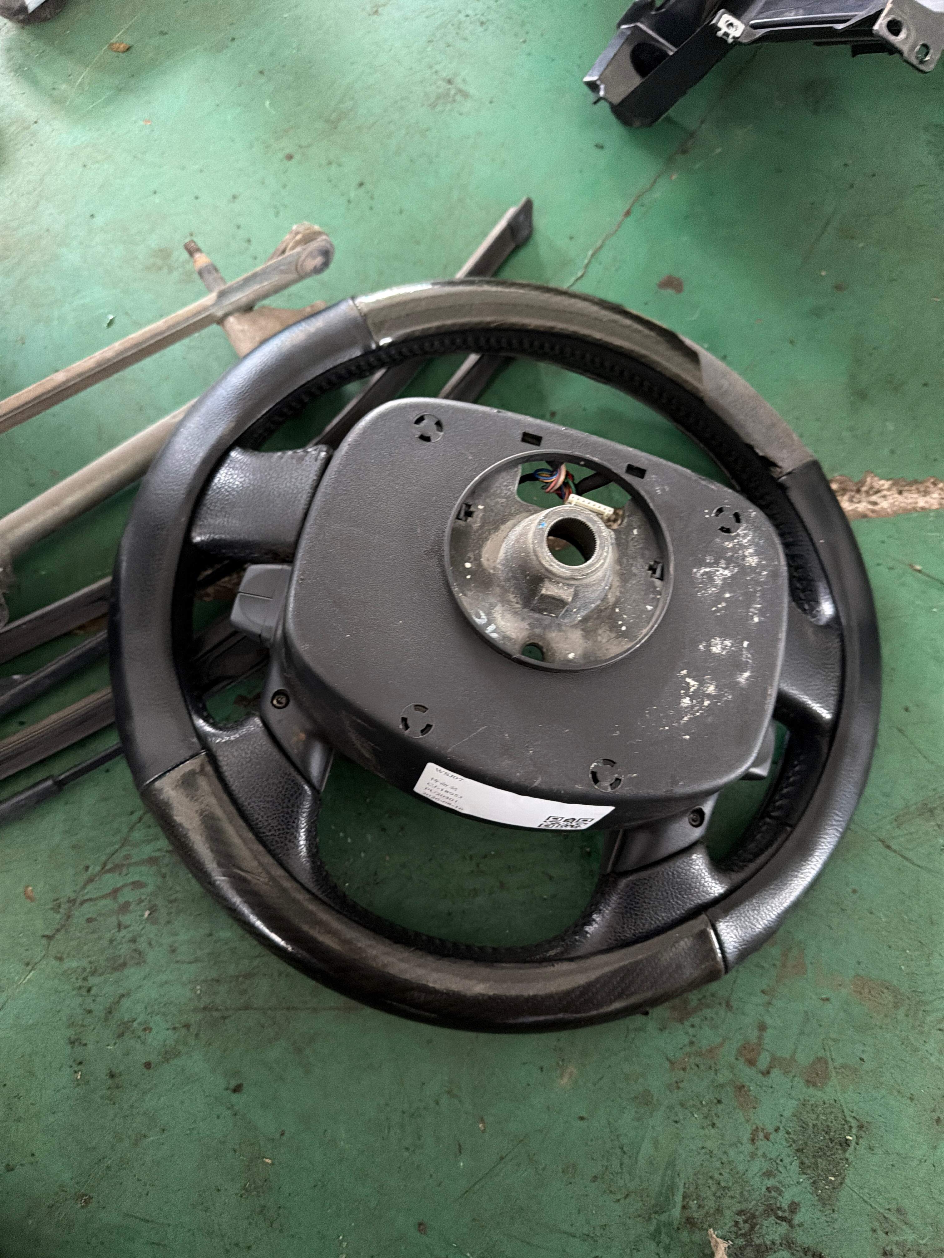 LR008262 Steering Wheel