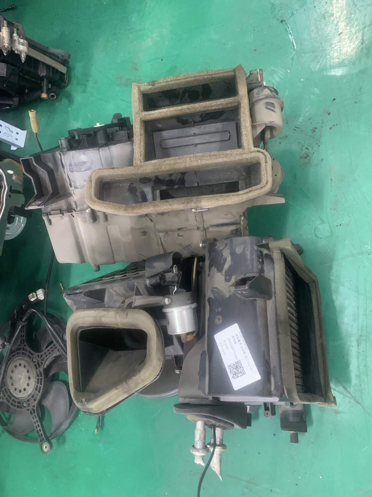 8L8Z19B555B 蒸发箱总成
