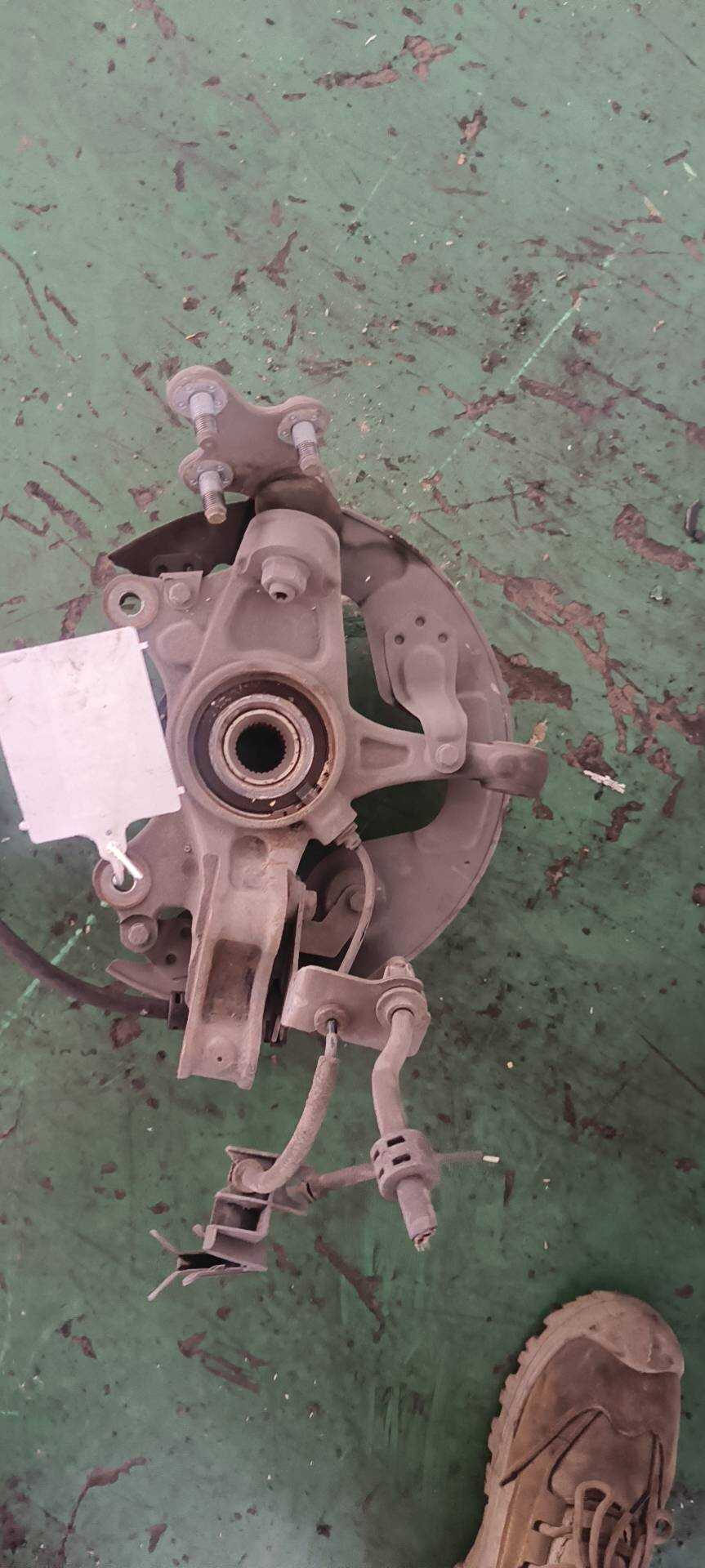 1612583880 Front Steering Knuckle, Right