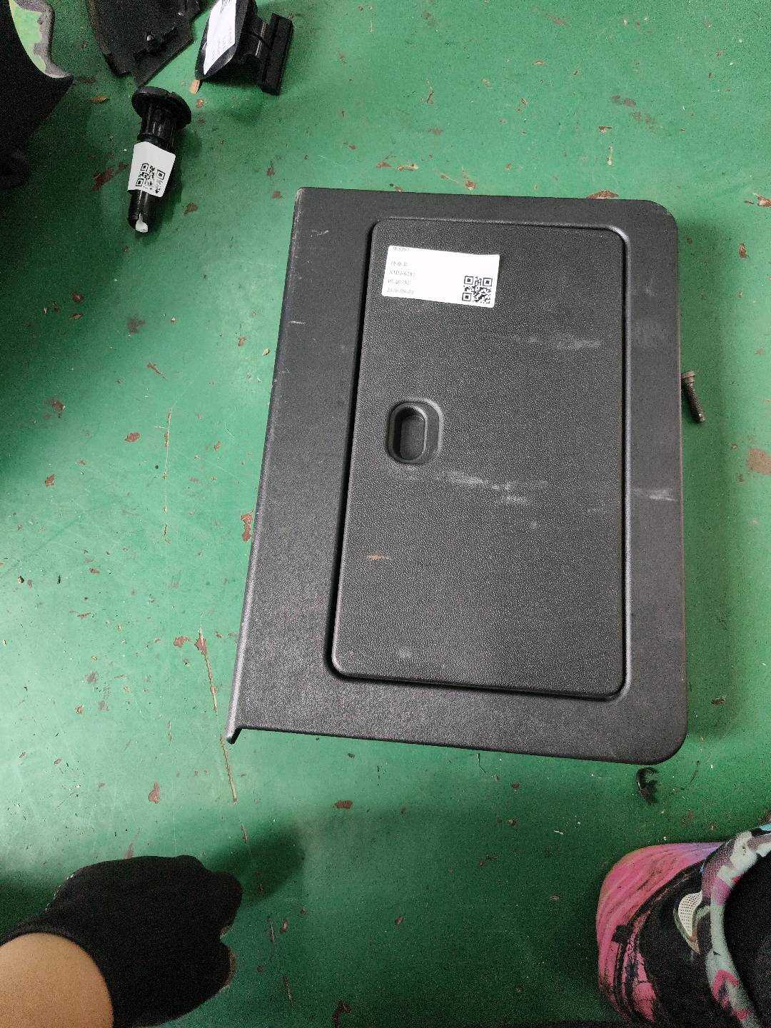 A16992406379051 护盖