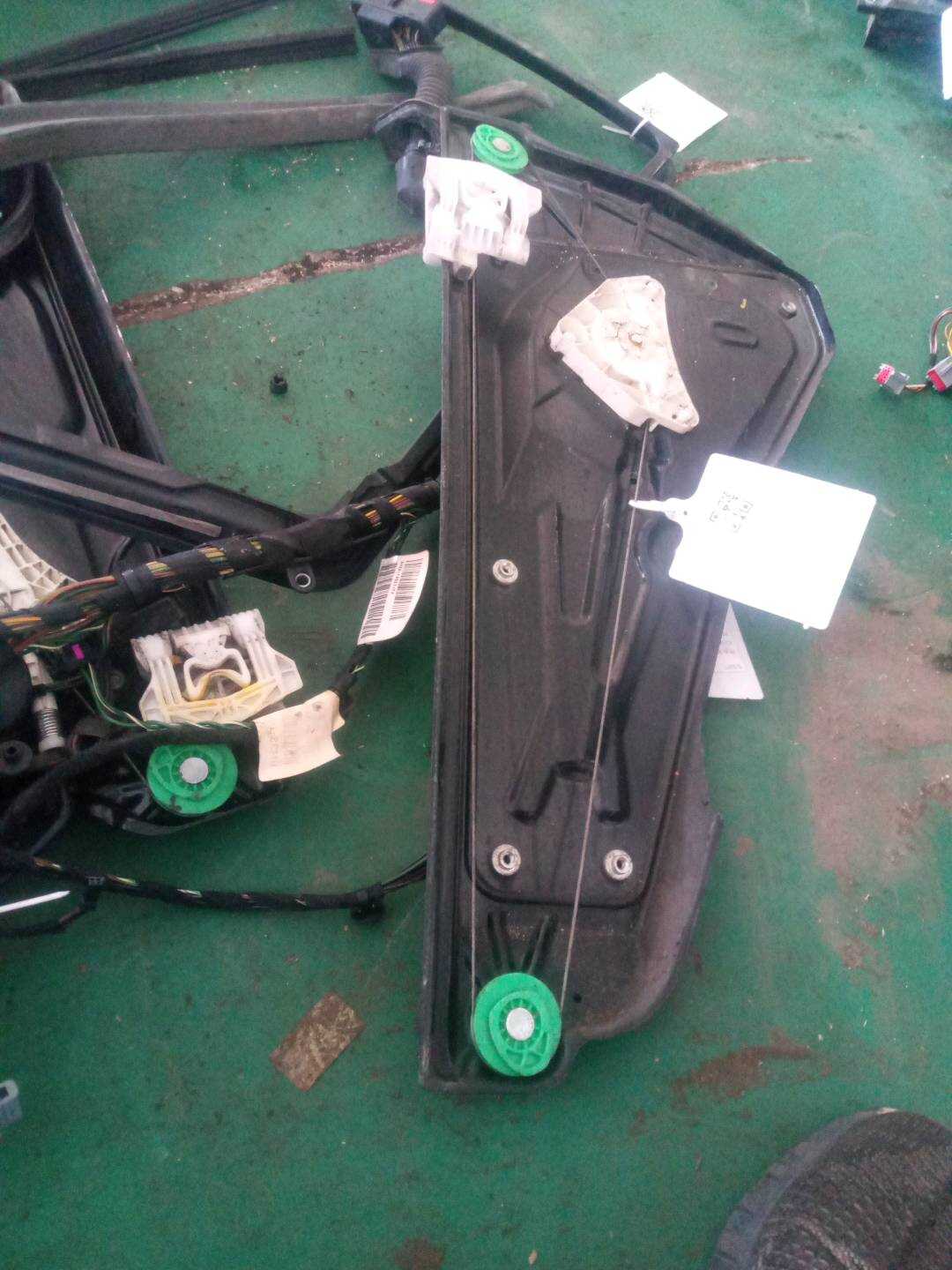 CVH500130 Rear Door Window Regulator Assembly, Left