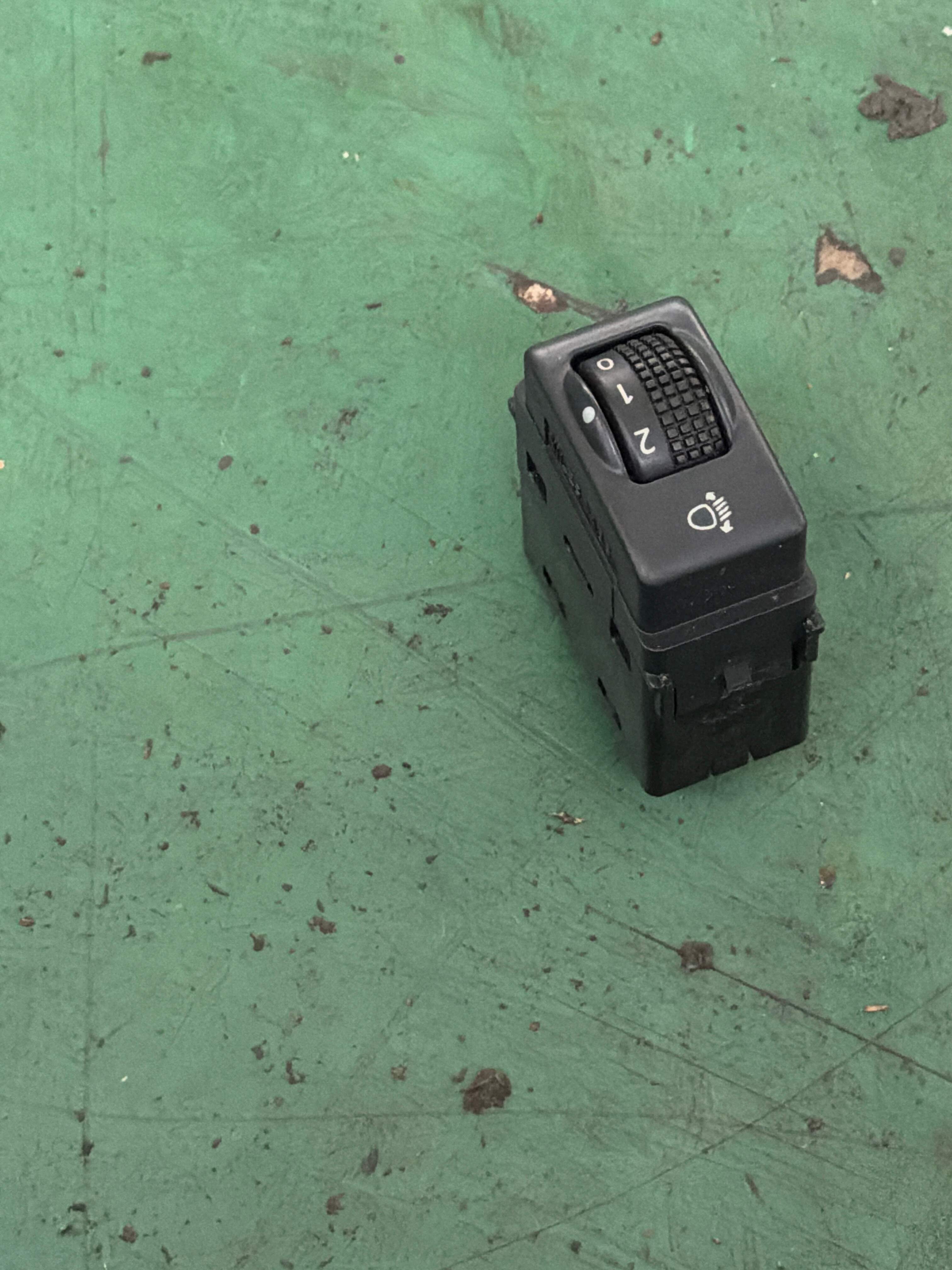 25190JN00A 前大灯调节开关（高低）
