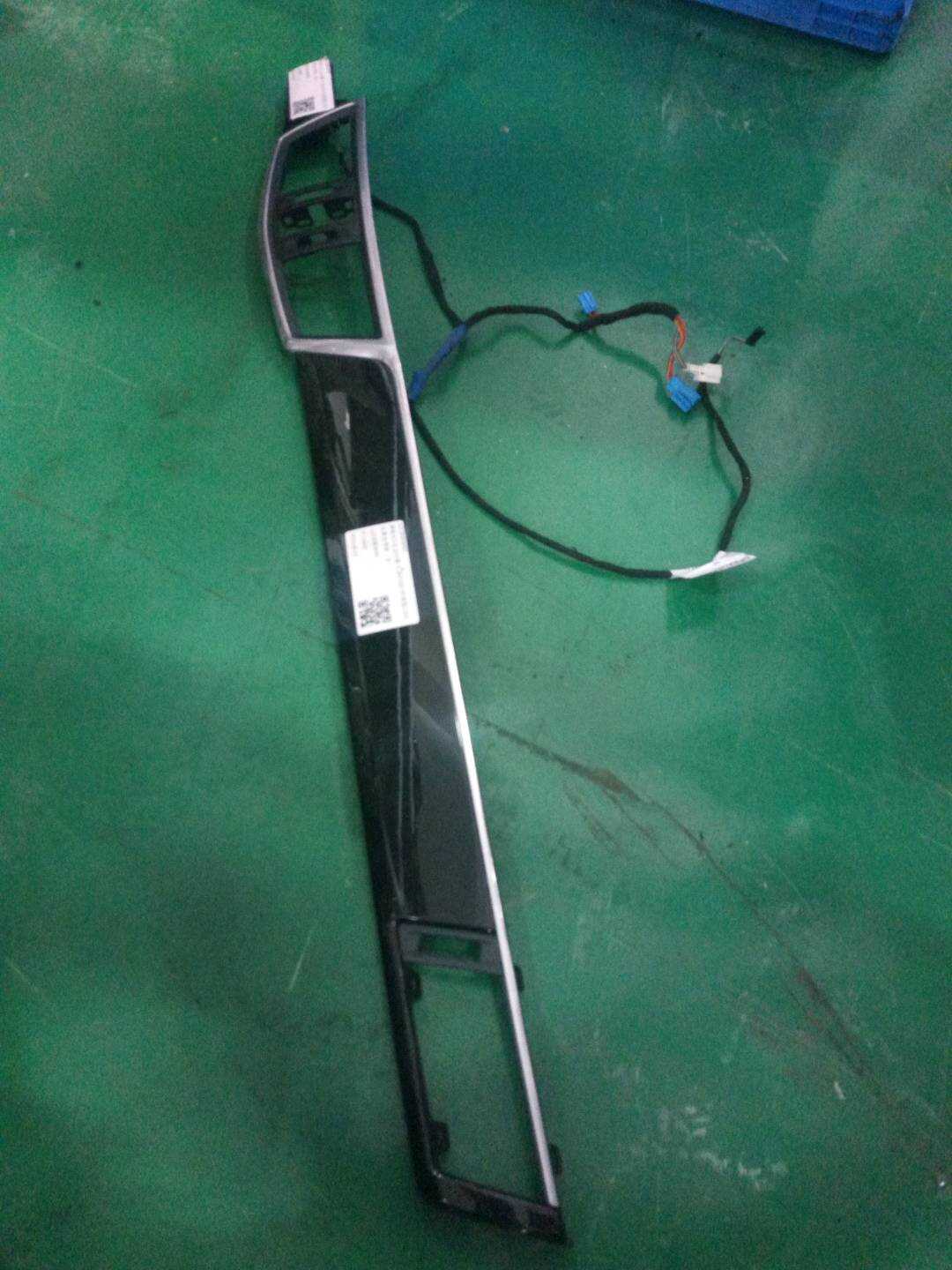 A2126808593 Dashboard Trim Panel, Left