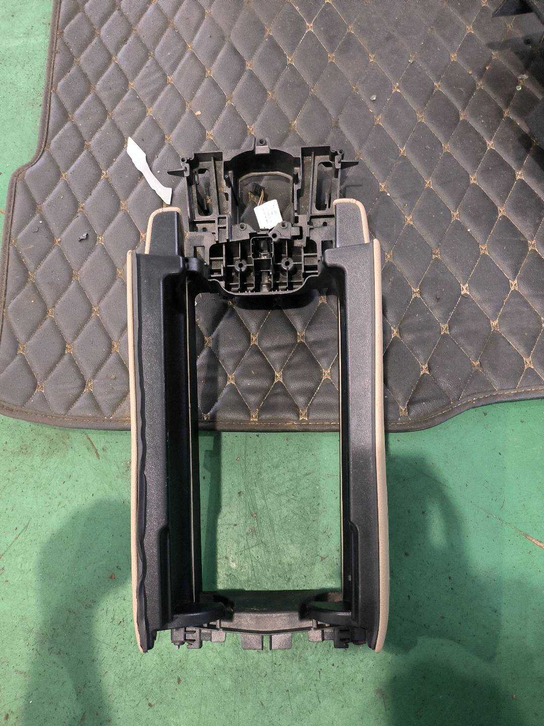A2125409110 车内照明灯