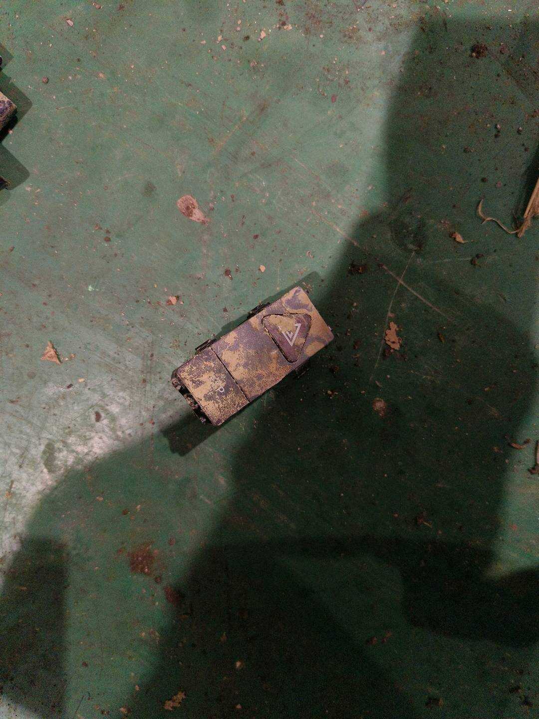 A20490518007342 Hazard Light Switch
