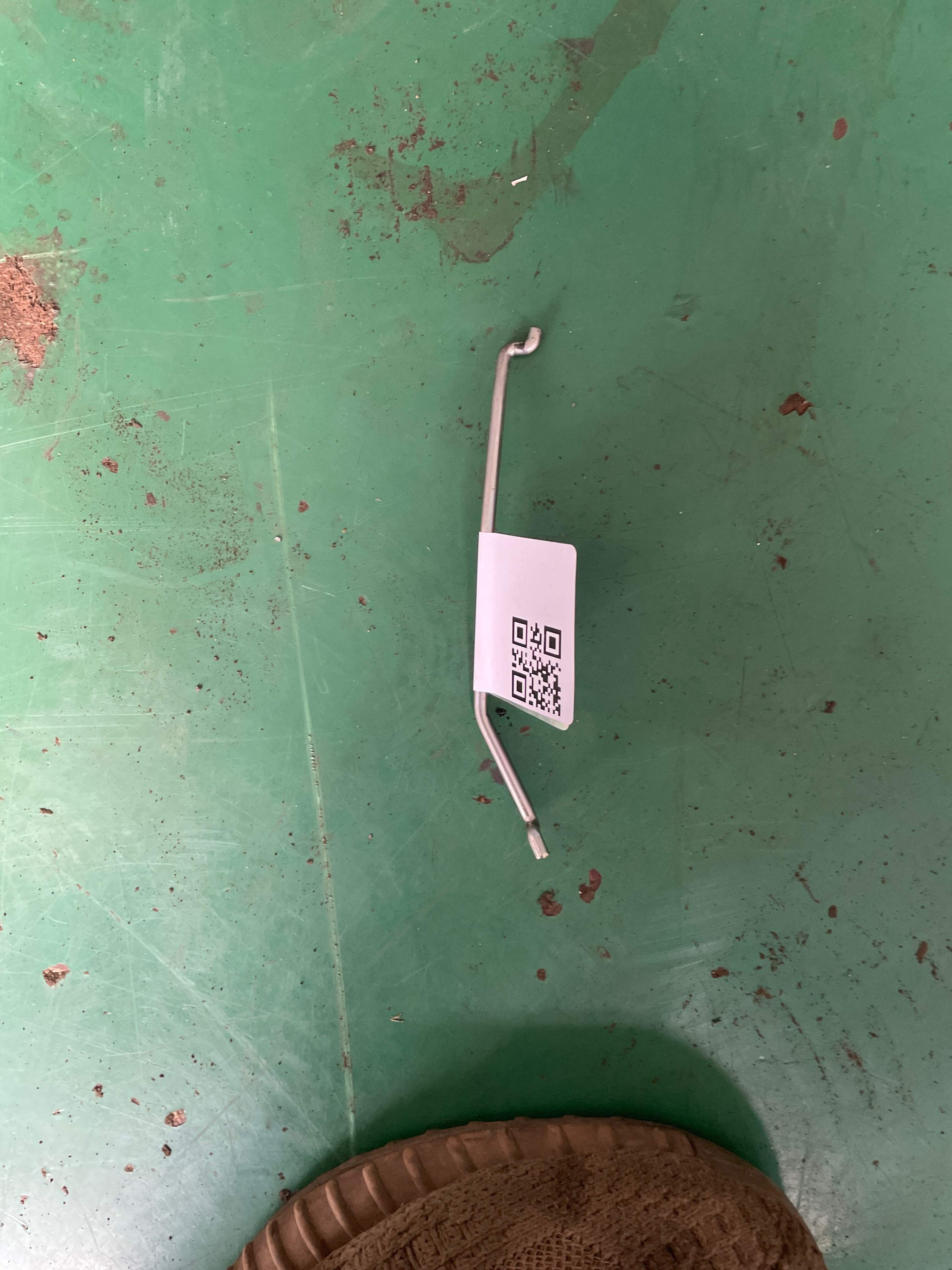 GR2BF22135AA 前门锁机拉线(左)