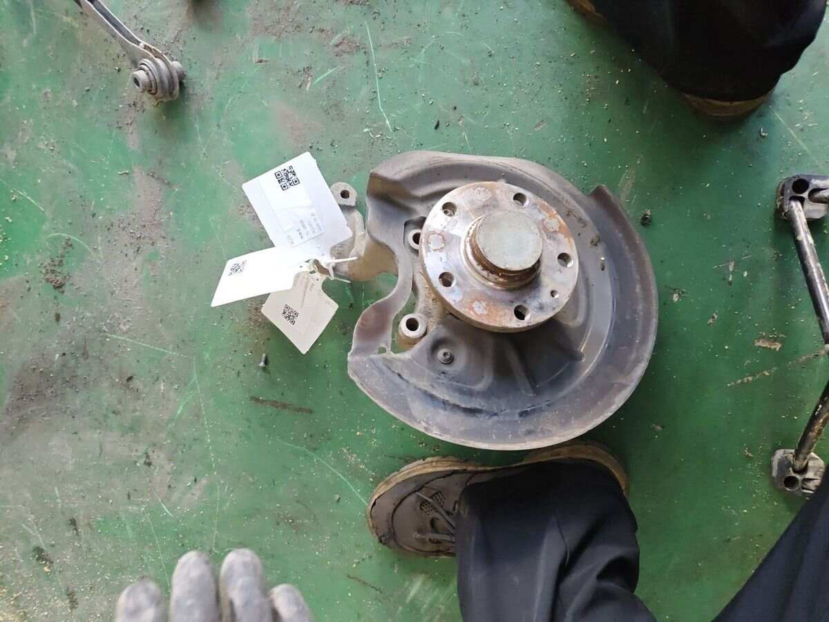 1T0615612B Rear Brake Dust Shield, Right