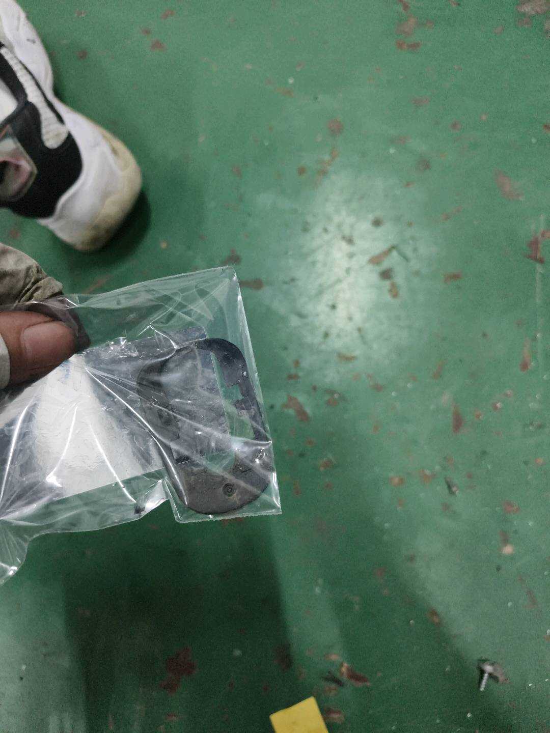 4L0837209 前门外拉手隔垫（左前）