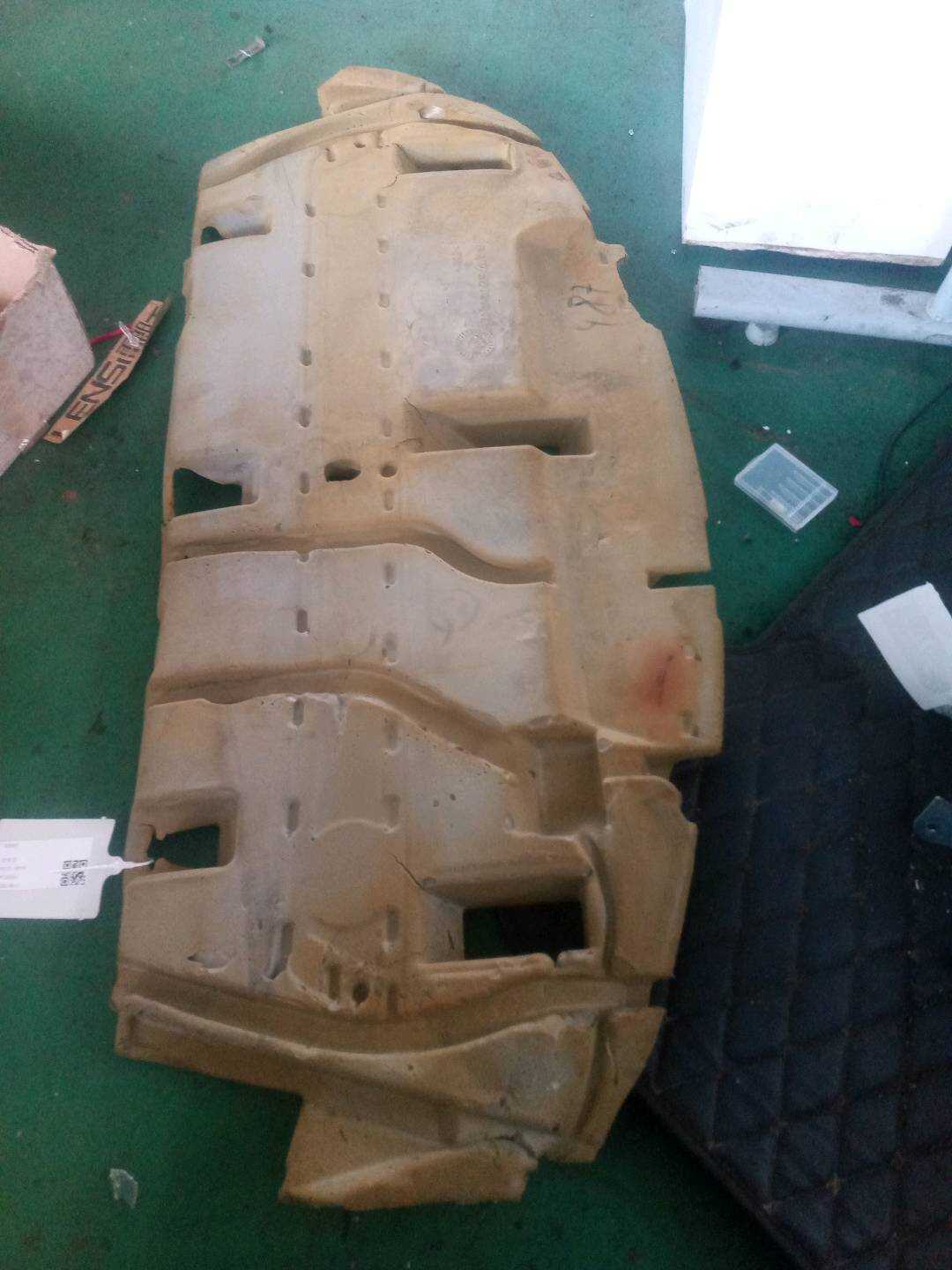 A1176822400 后部减震装置