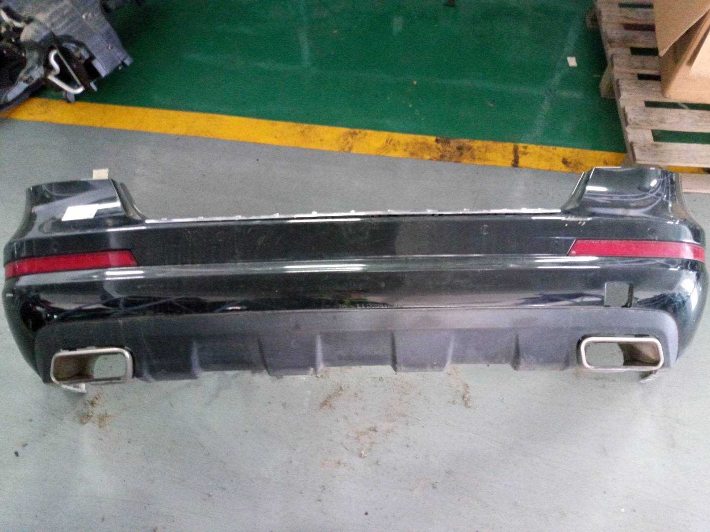 A25188005479999 后保险杠皮