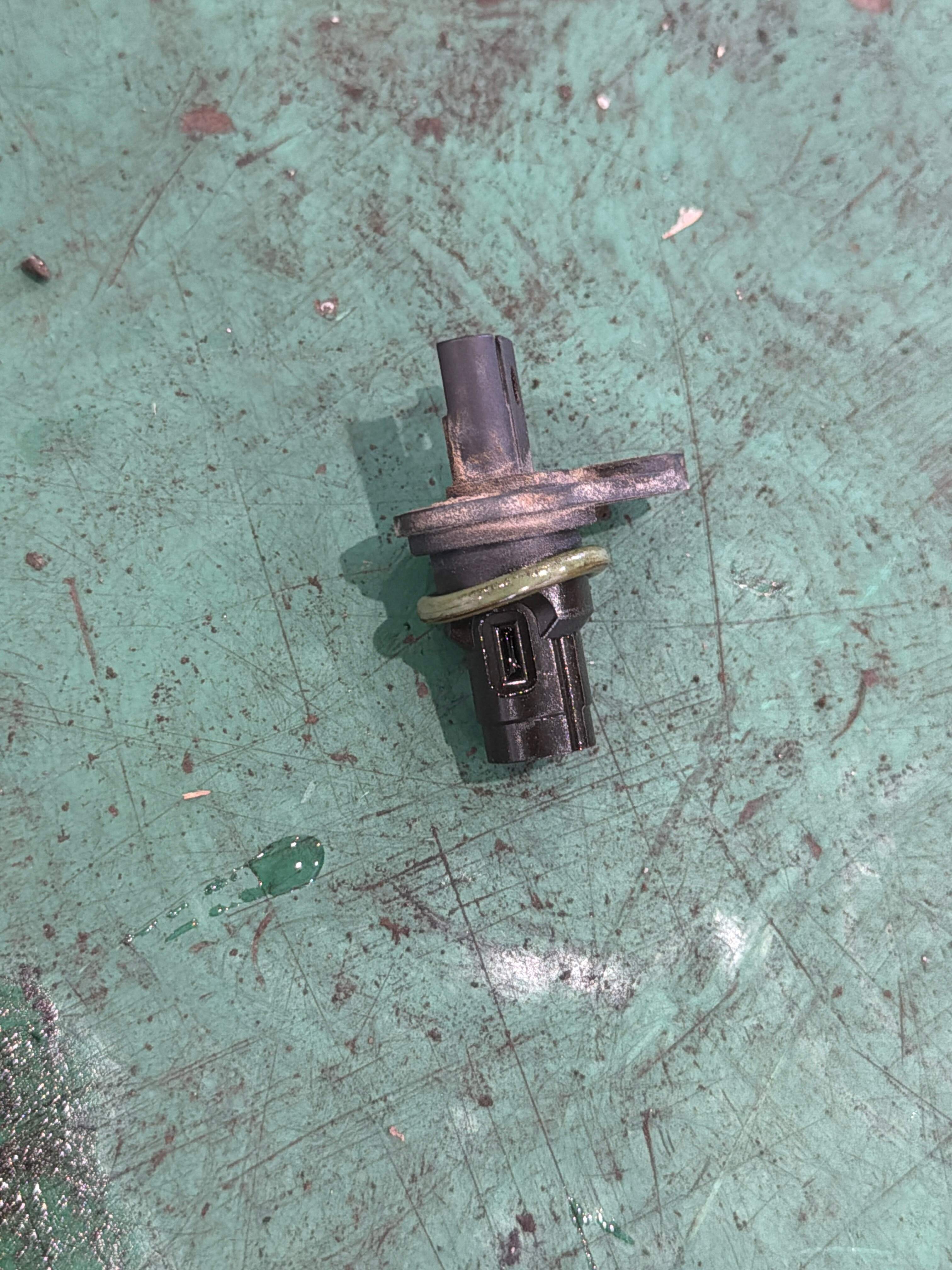13627525014 Camshaft Position Sensor
