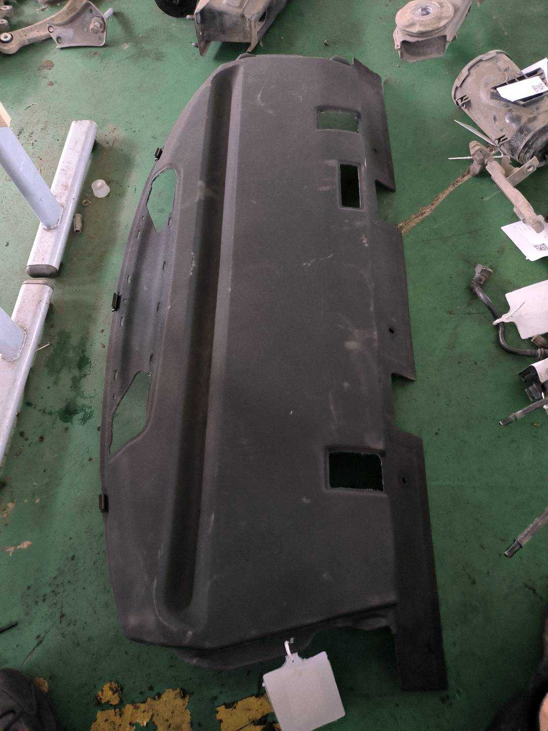 A20569060499F93 后窗台饰板