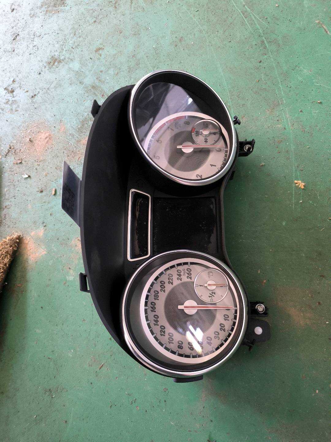 A1569009202 Instrument Cluster