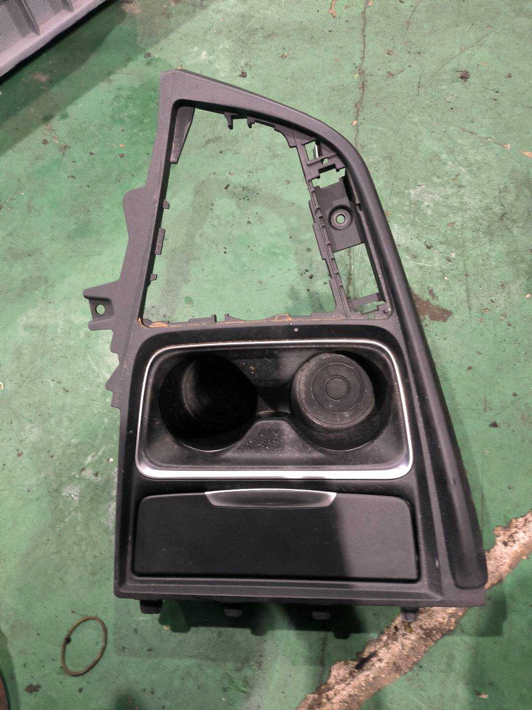 51169218925 Center Console Cup Holder