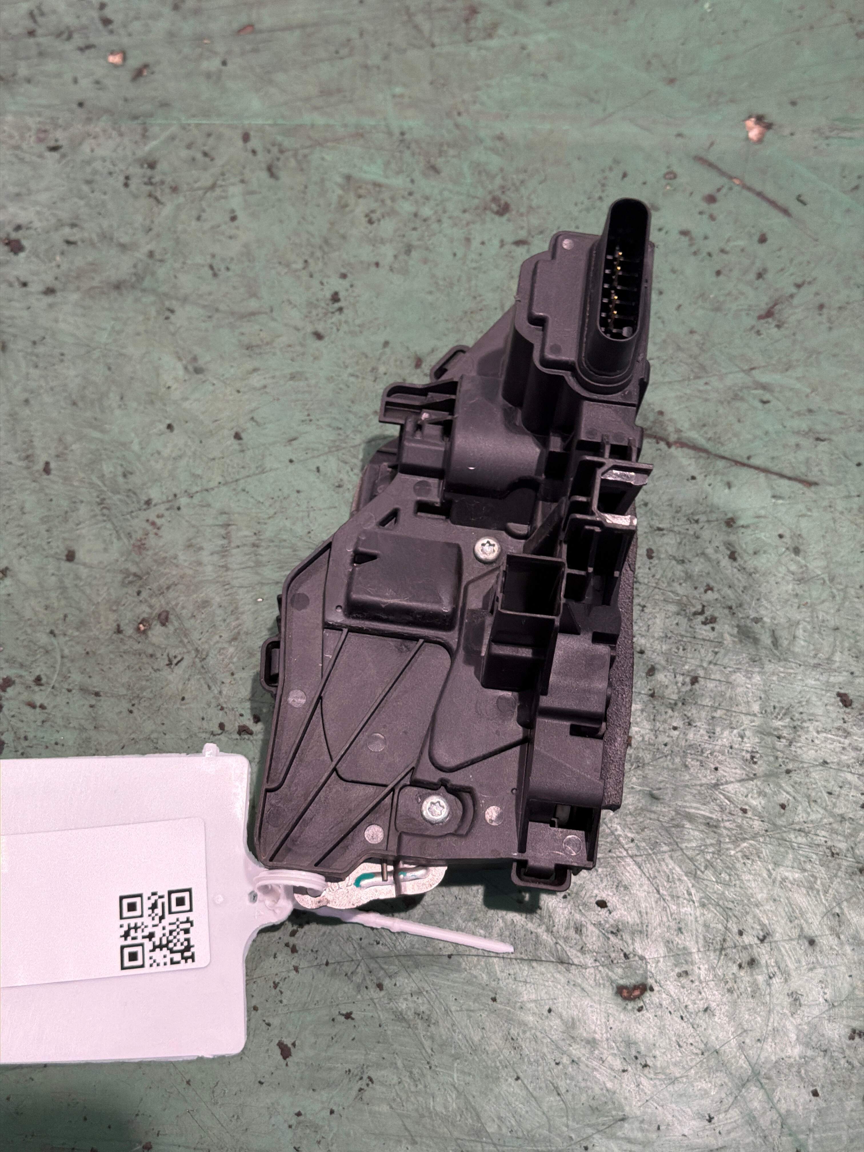 8892870517 Rear Door Lock Assembly, Right