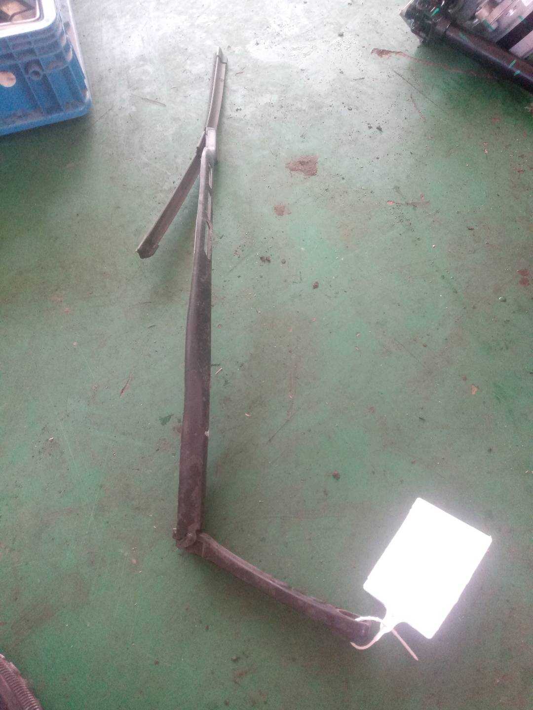 6020004200 Front Right Wiper Arm