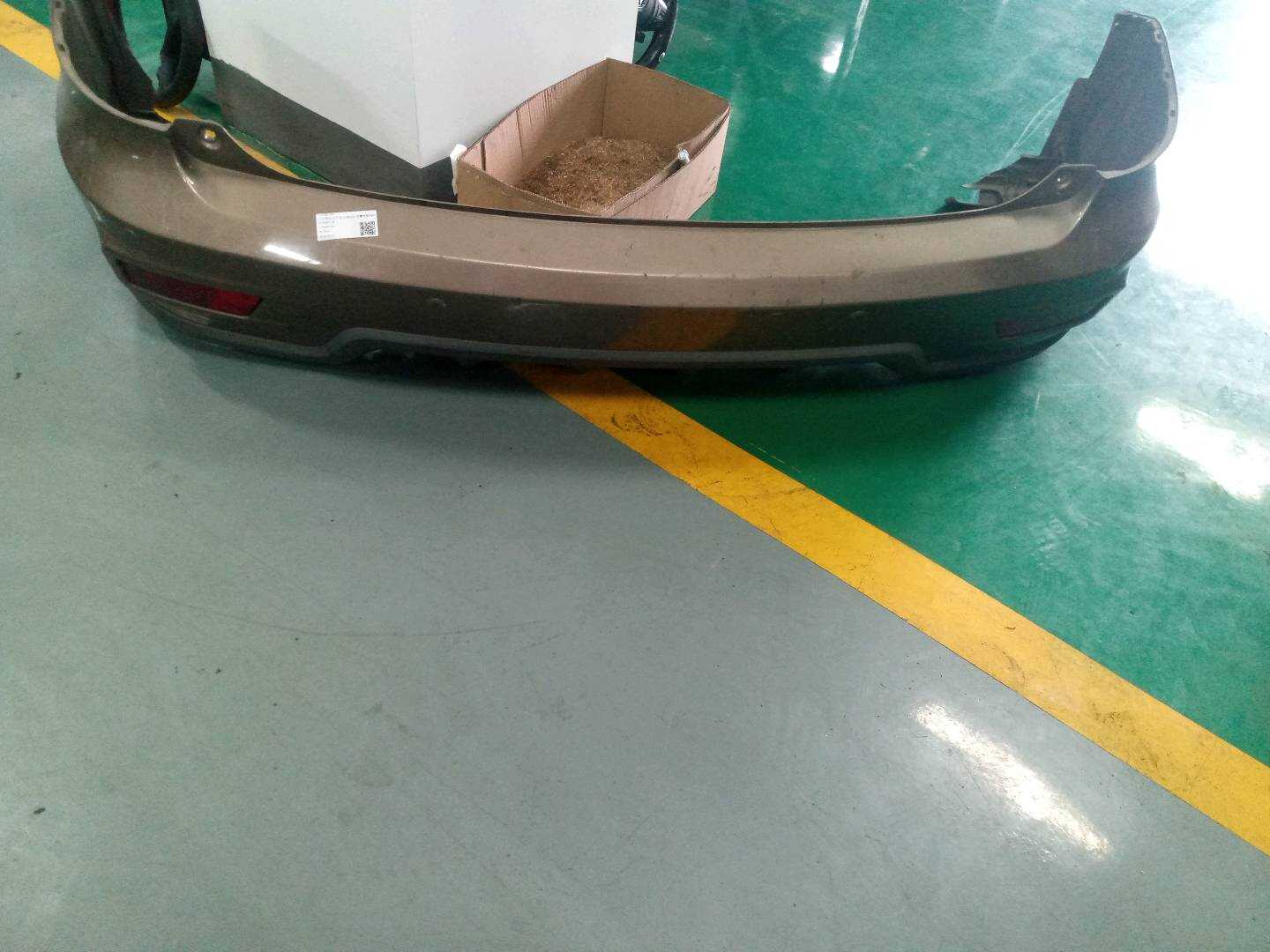 1149687200 后保险杠皮