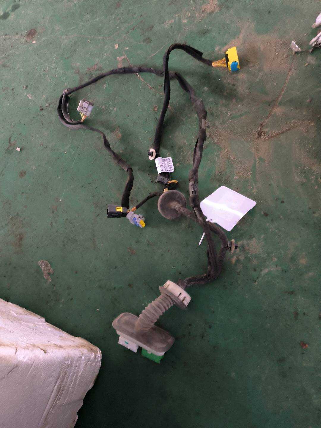 9803395480 前门线束（左）